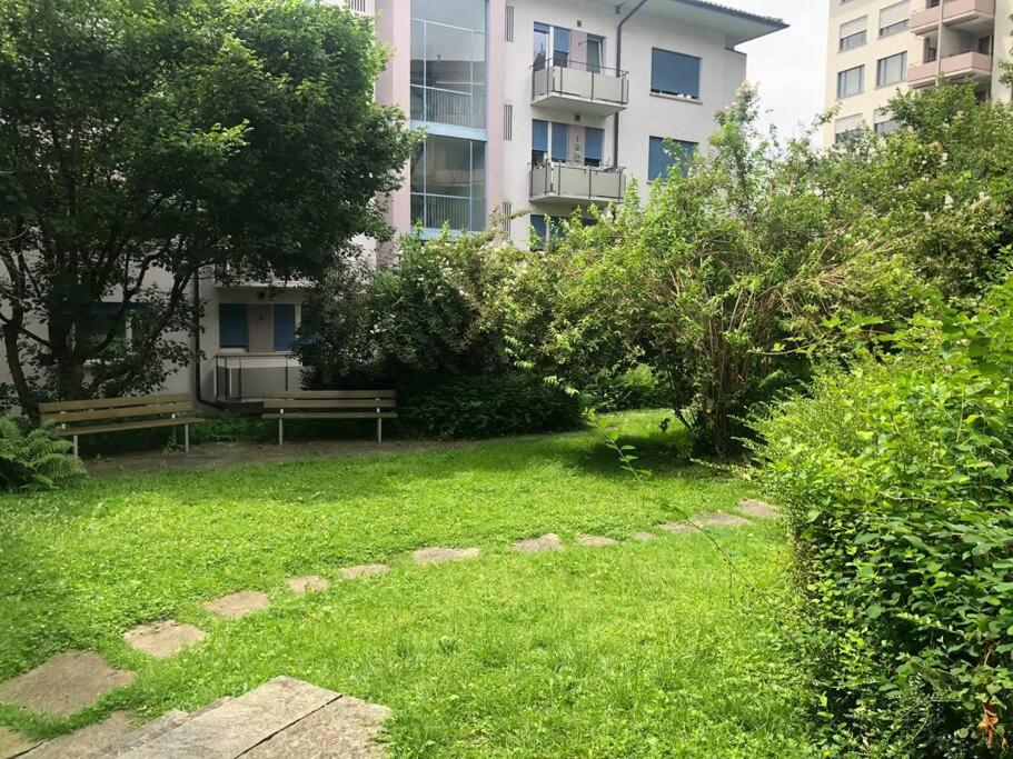 Bright In The Center - Greenyard 1 *