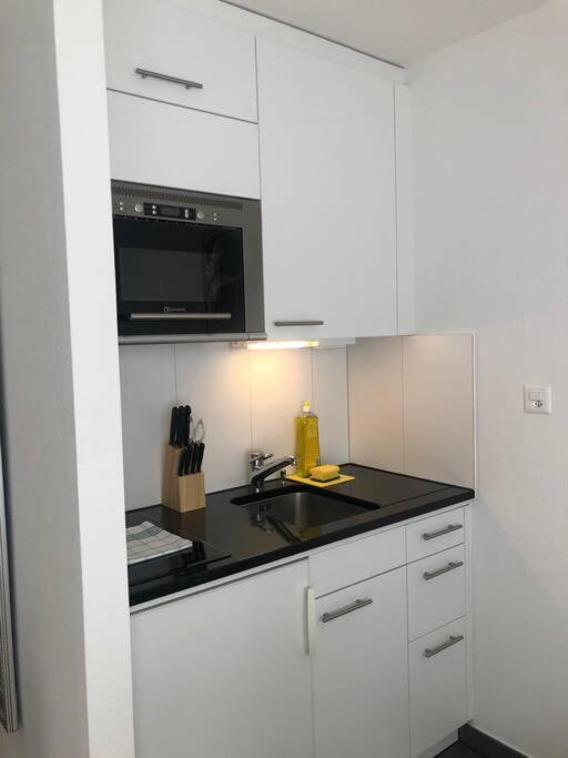 Bright In The Center - Greenyard 1 *