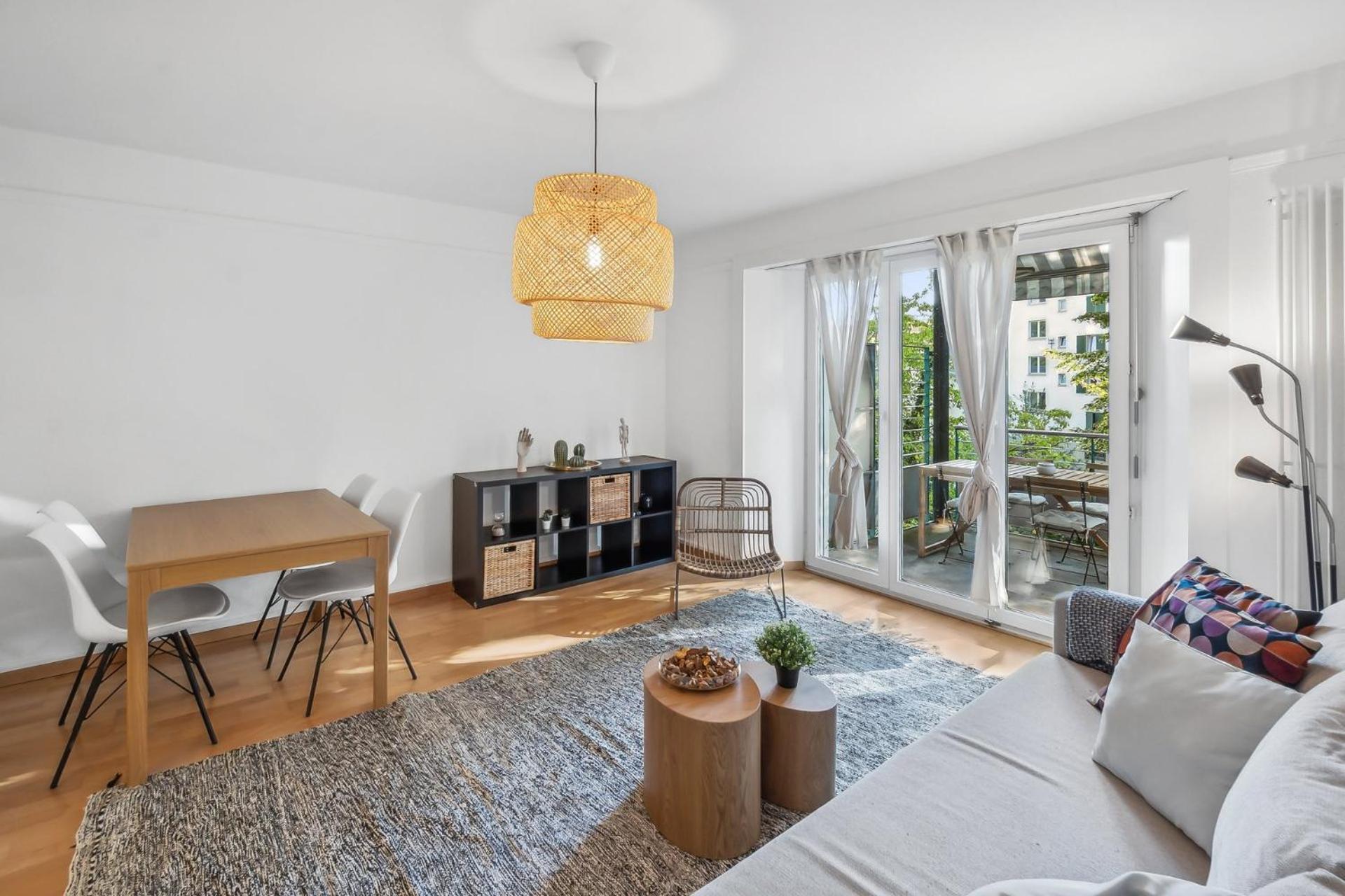 Apartment Comfortable In Oerlikon 20 Minutes Away From Airport Zurich