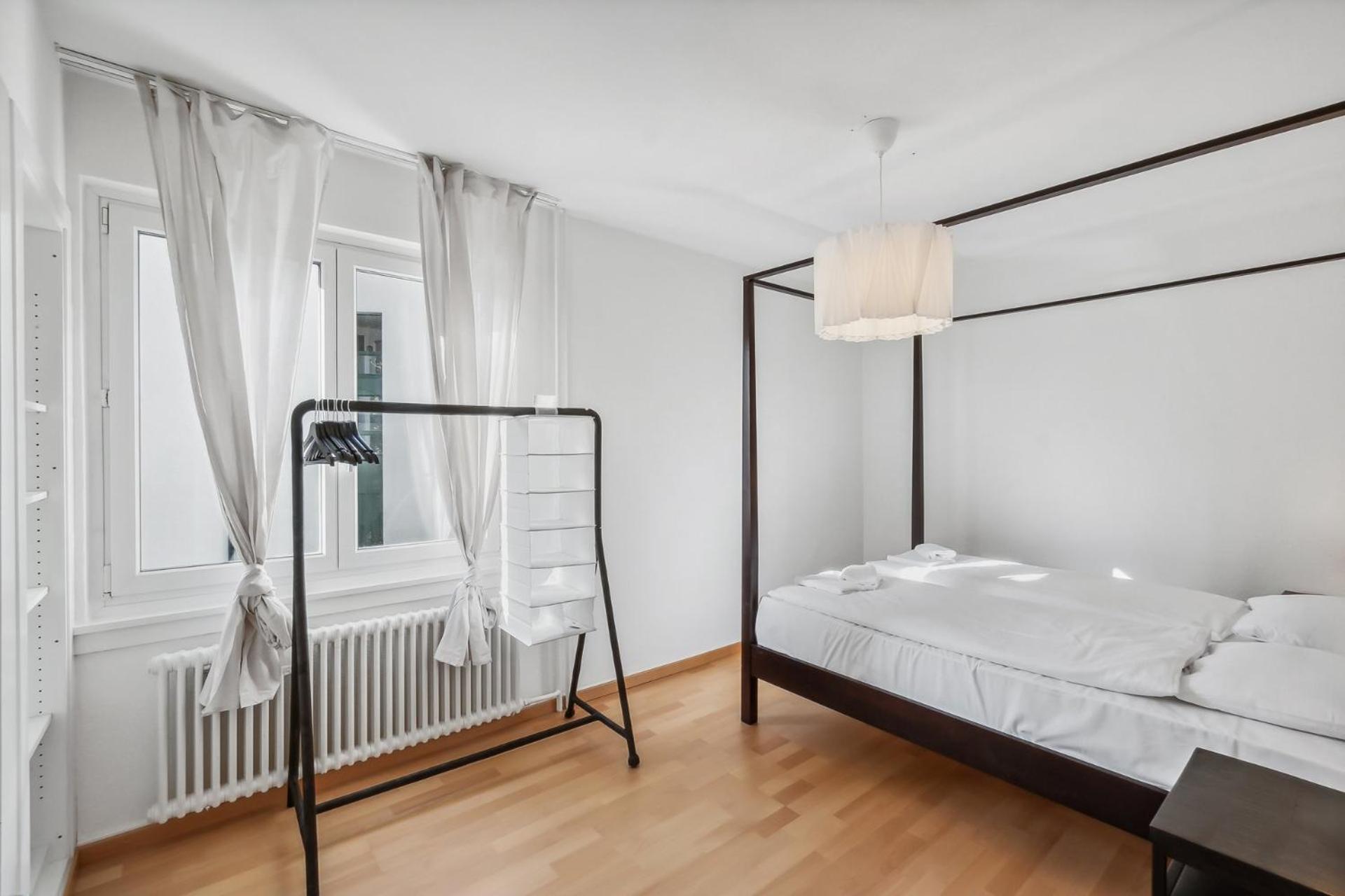 Comfortable In Oerlikon 20 Minutes Away From Airport Zurich