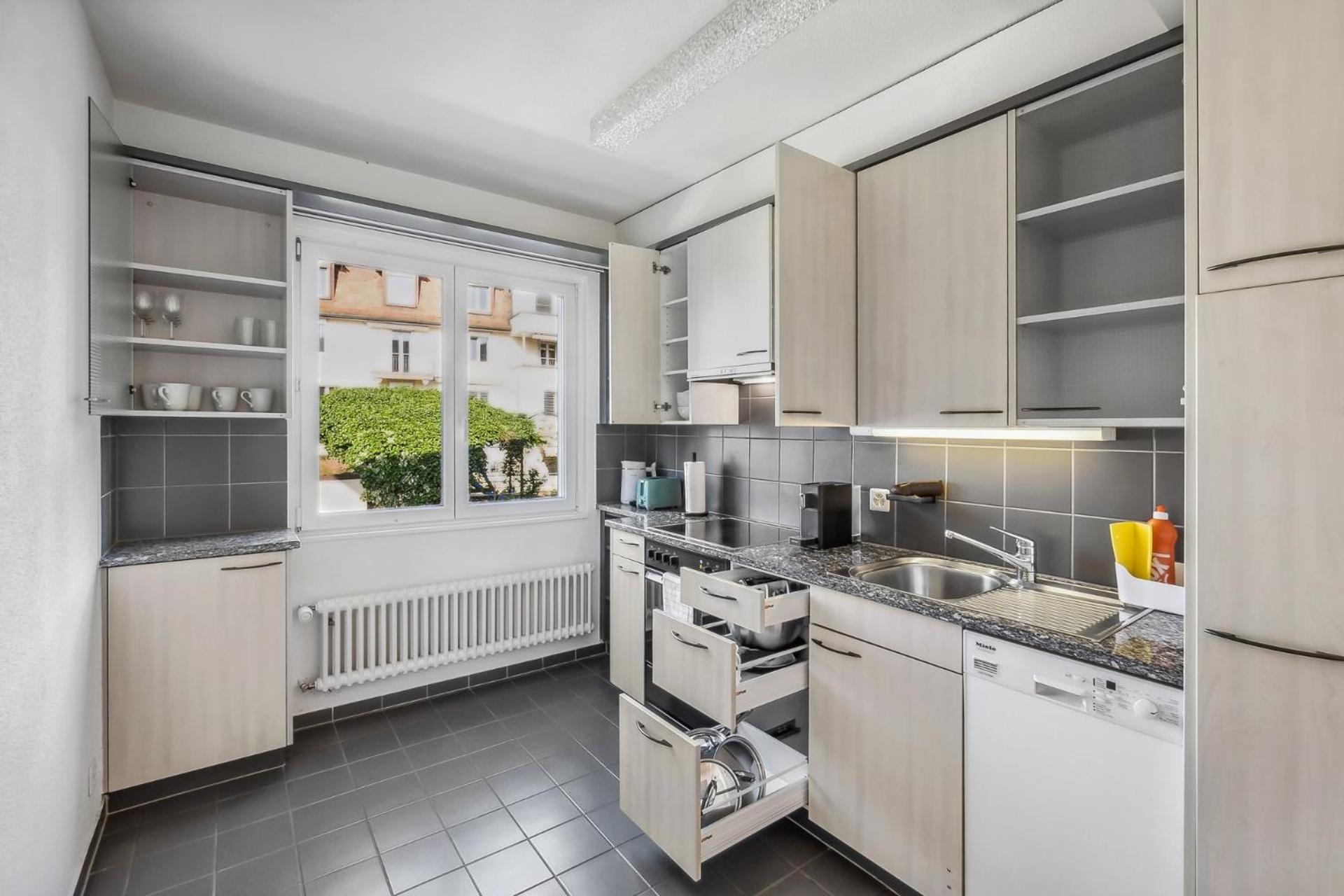 Comfortable In Oerlikon 20 Minutes Away From Airport *