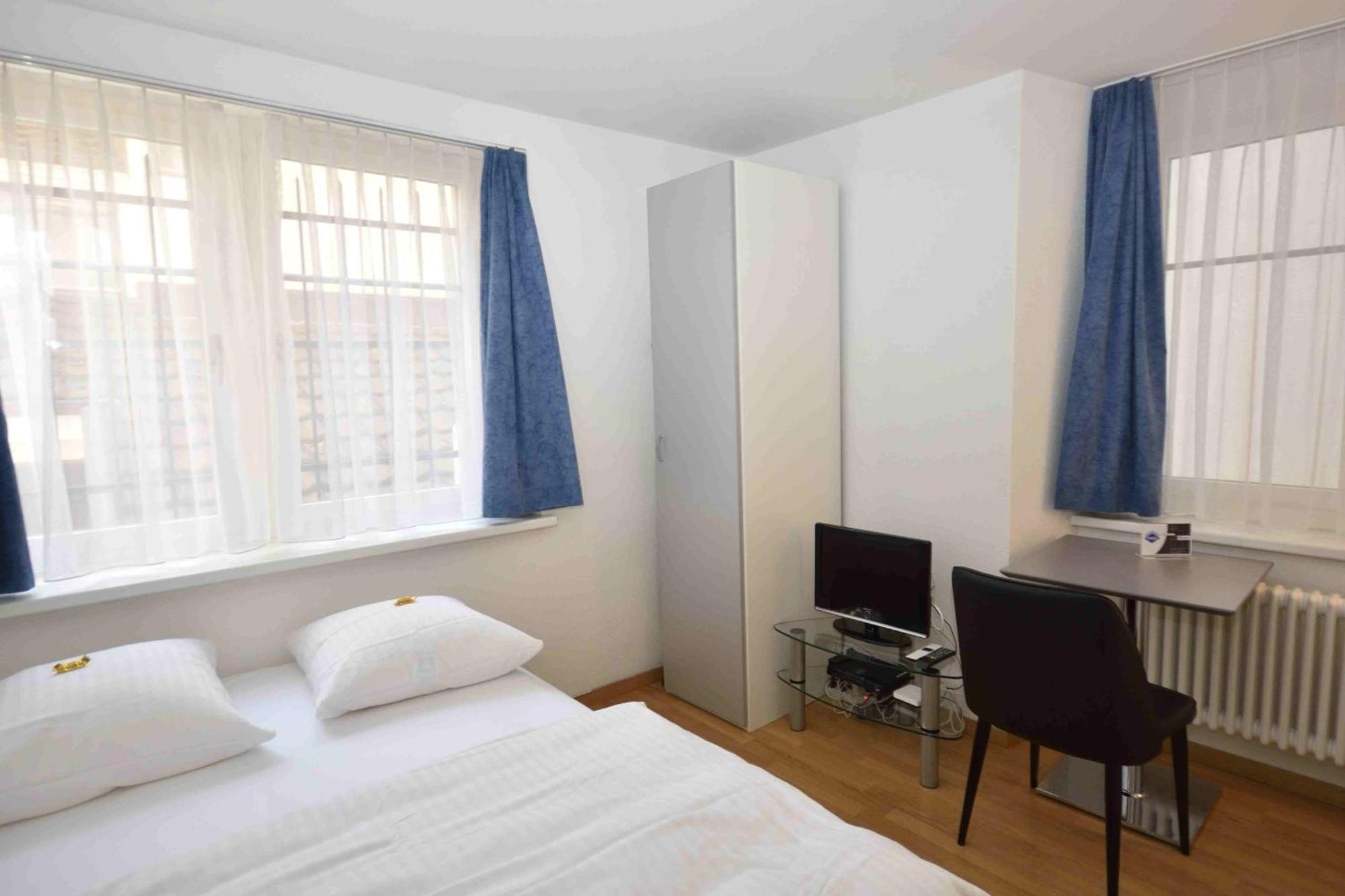 At Famous Location - Stork 21 Apartment