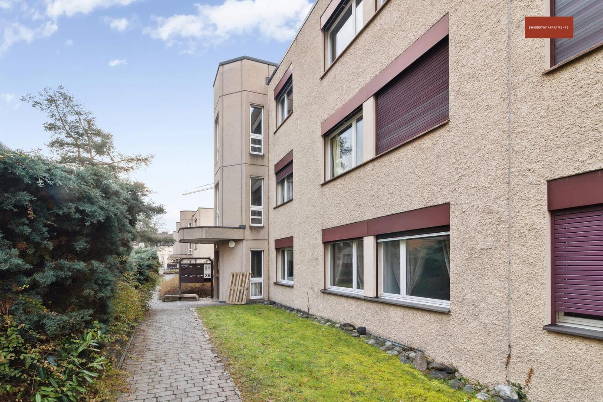 Spacious In Apartment *