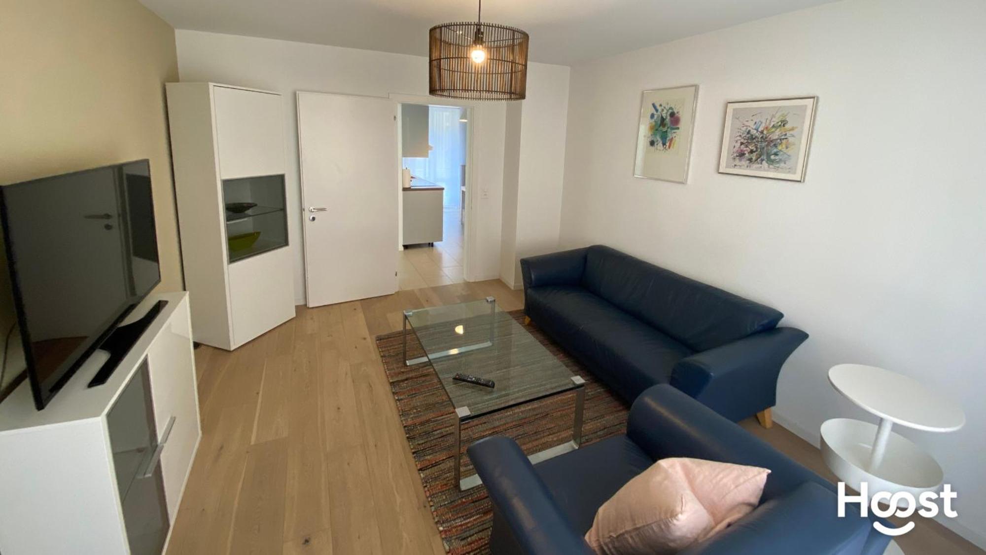 H3 With 3,5 Rooms, 2 Bedroom Livingroom And Big Kitchen, Modern And Apartment