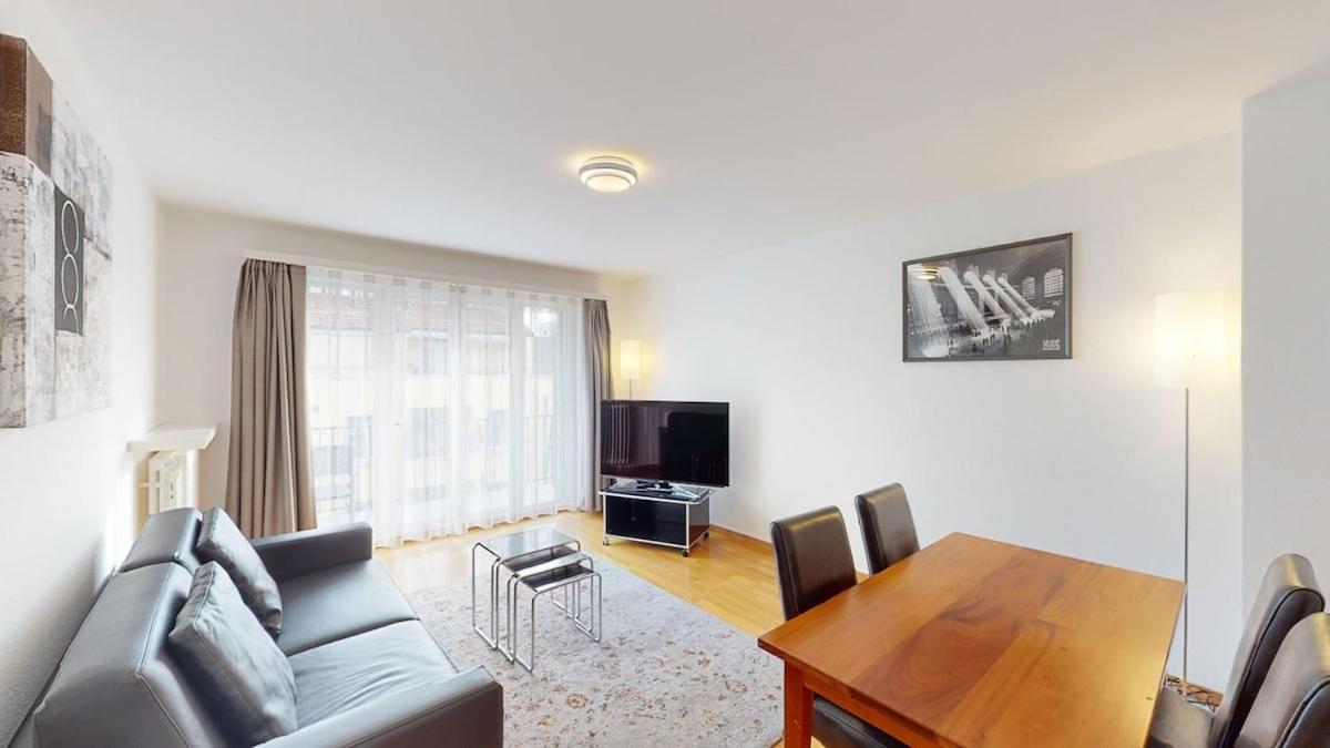 Executive 2 Bedroom Flat Near To The - D10 Apartment *