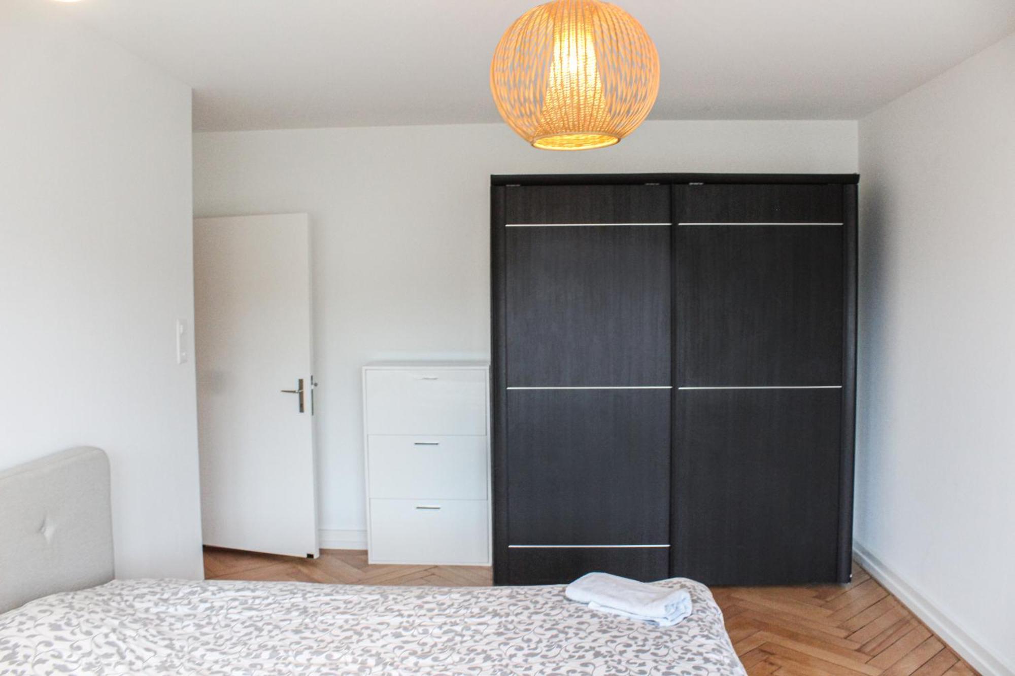 Enge Station - Private Jura Homestay *