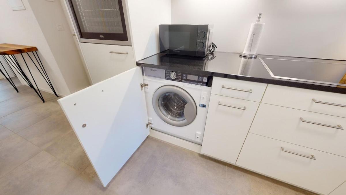 Fantastic, Very - Sun 1 * Zurich