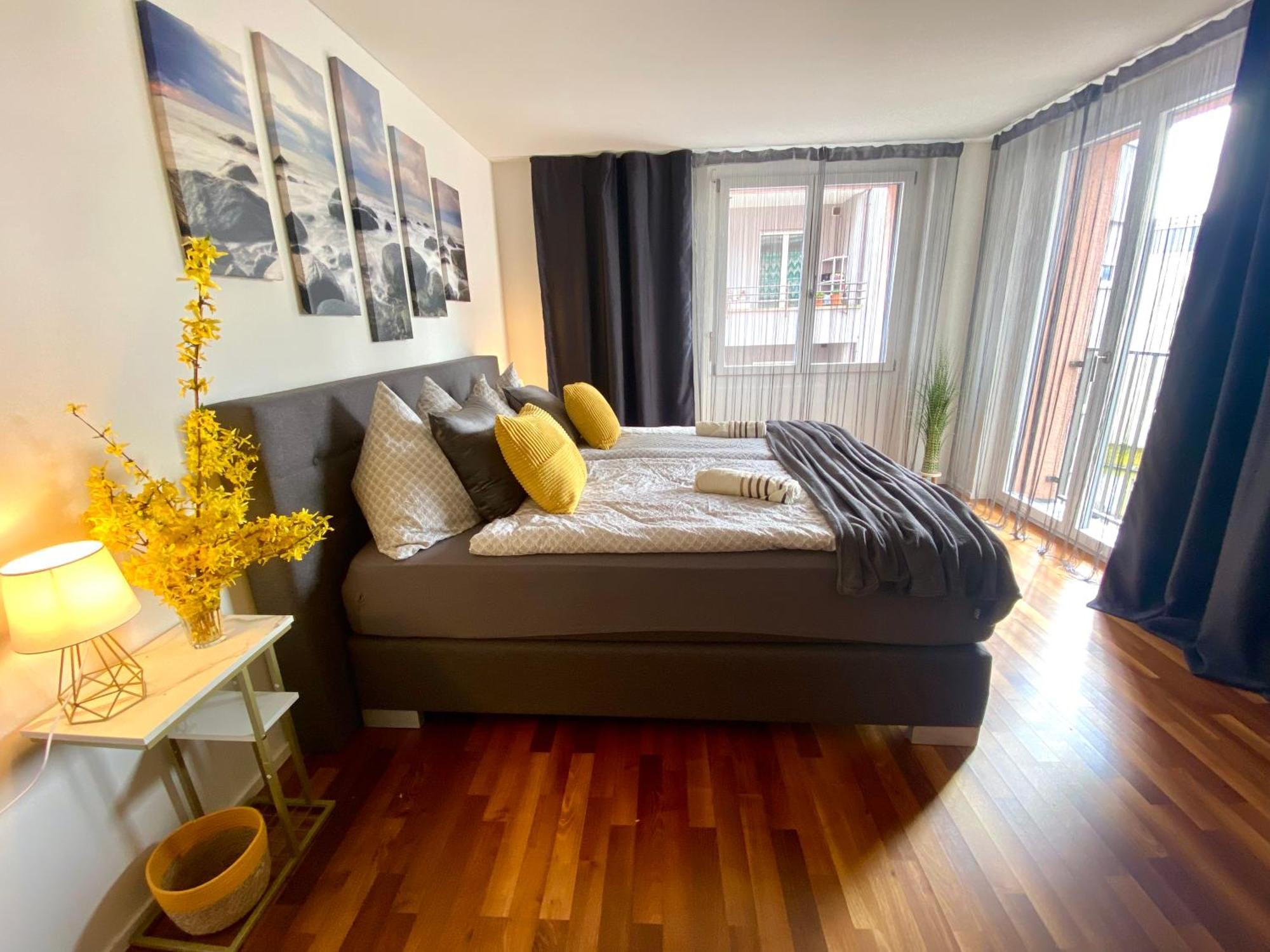 Views Am Schaffhauserplatz Zurich