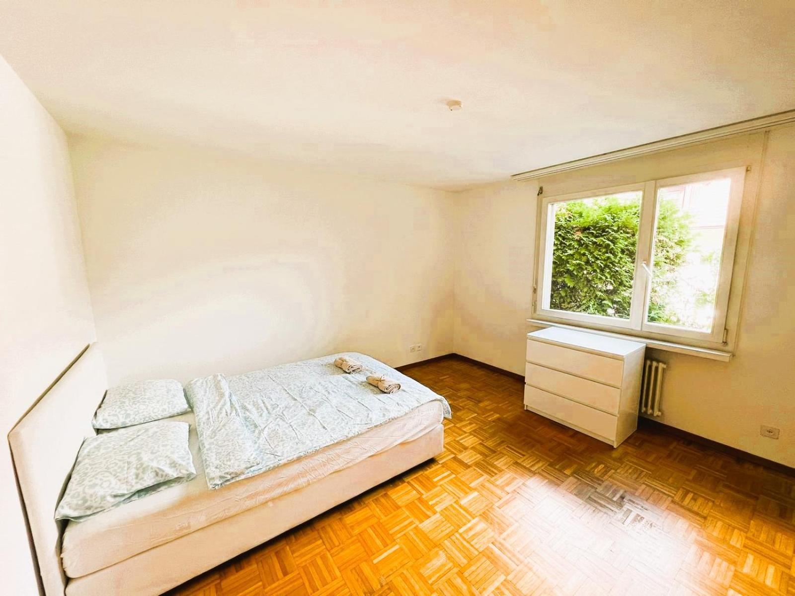 Large Flats, Hwa - Self Checkin Apartment