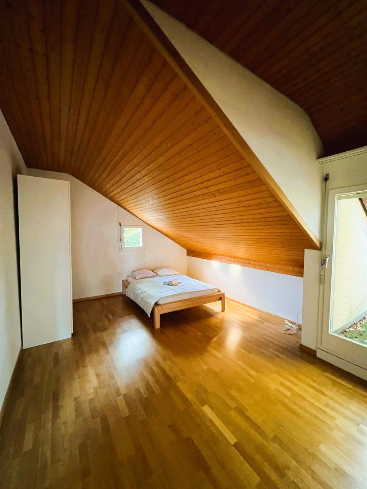 Large Flats, Hwa - Self Checkin *