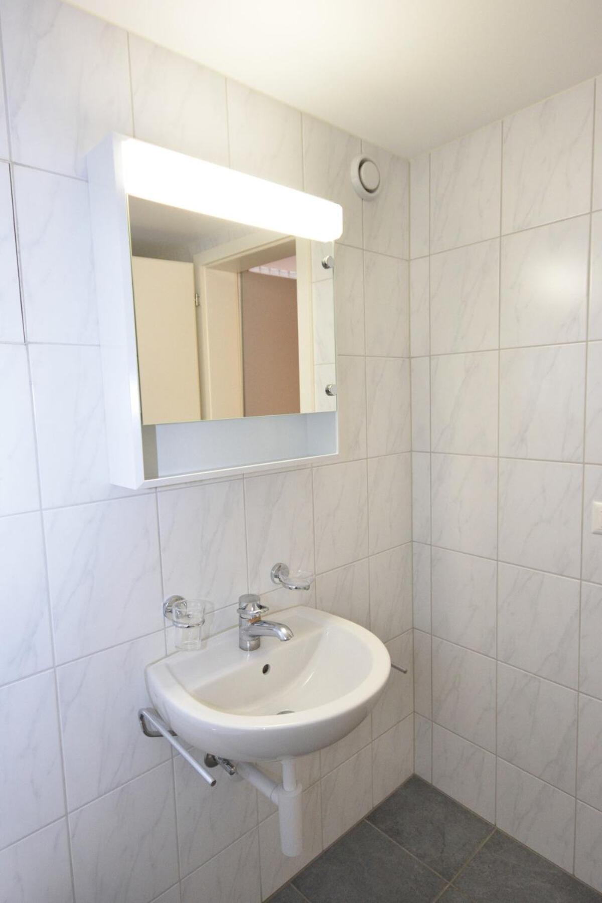 Practical At Trendy Location - Stork 22 *