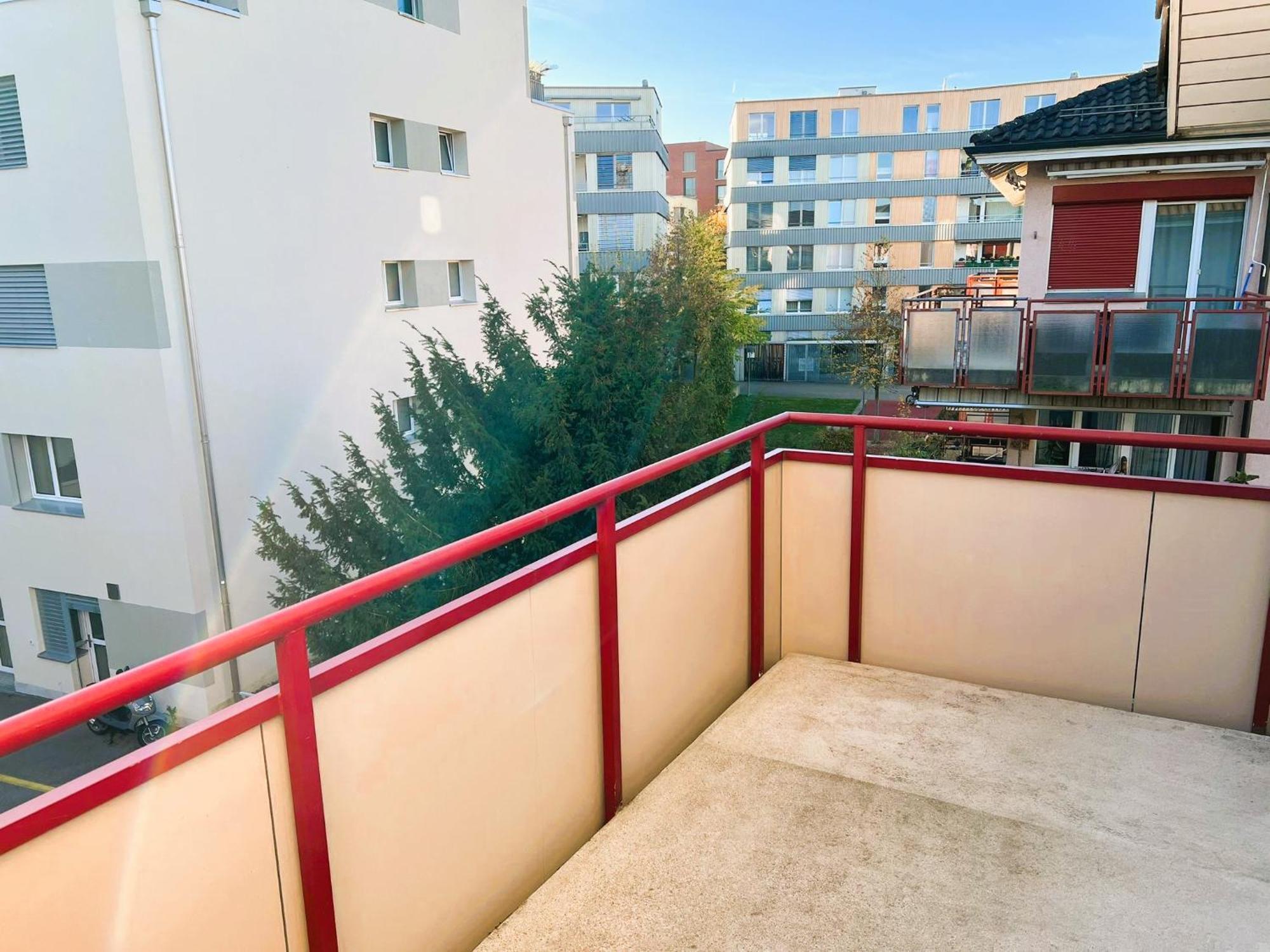 Huge Center With Balcony In Zurich, Kars Apartment