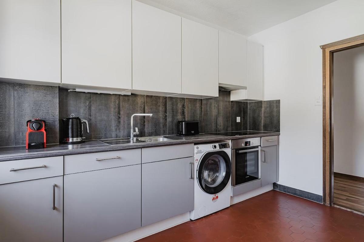 Apartment Saint - 90 Qm, 3 Schlafzimmer, Balkon & Kostenloser Parkplatz