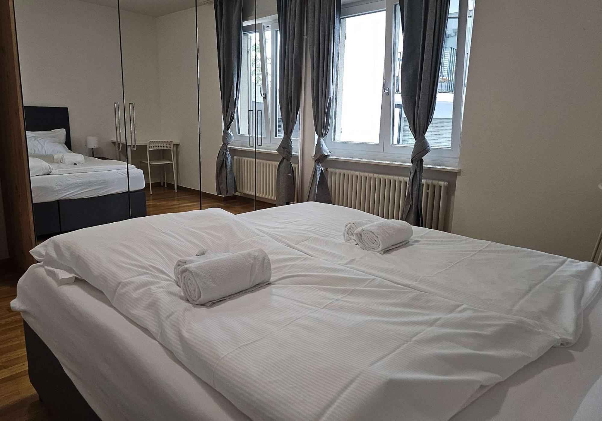 Downtown Dream 3 5Br With Balcony And Style Ba21
