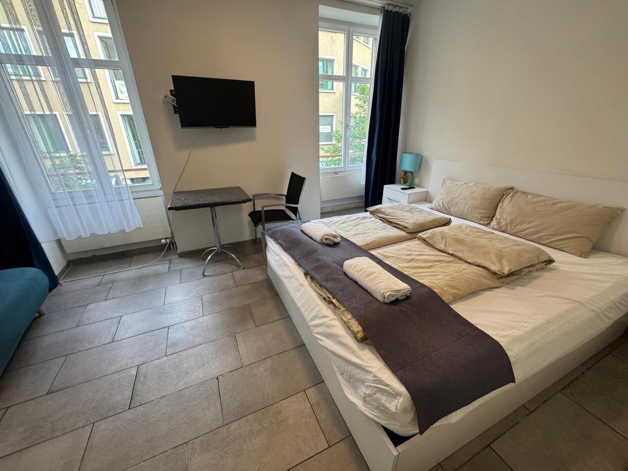 Center Close To Hb Apartment *