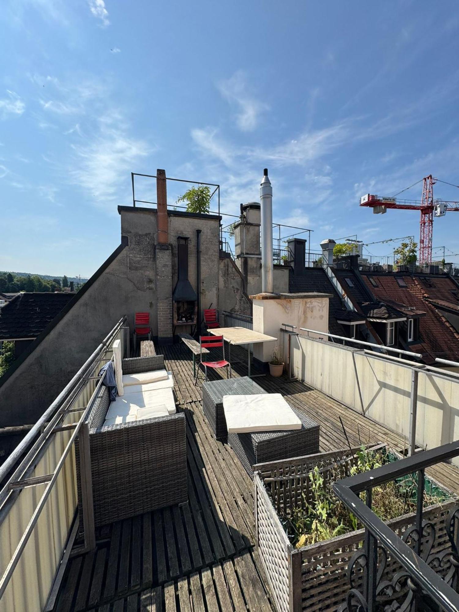 Homestay Rustic Lakeside Gem With Rooftop Looking To