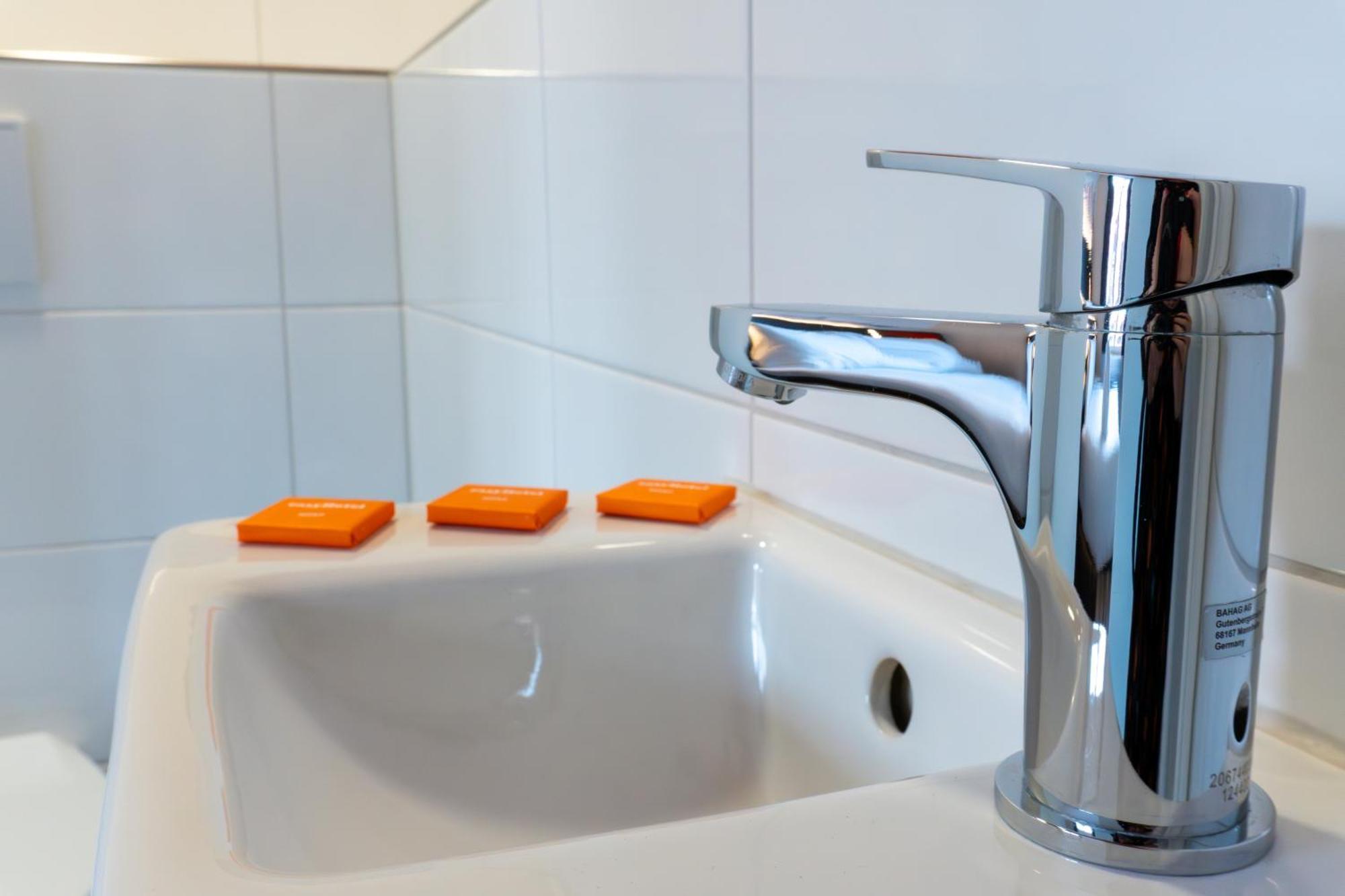 Easyhotel Main Station