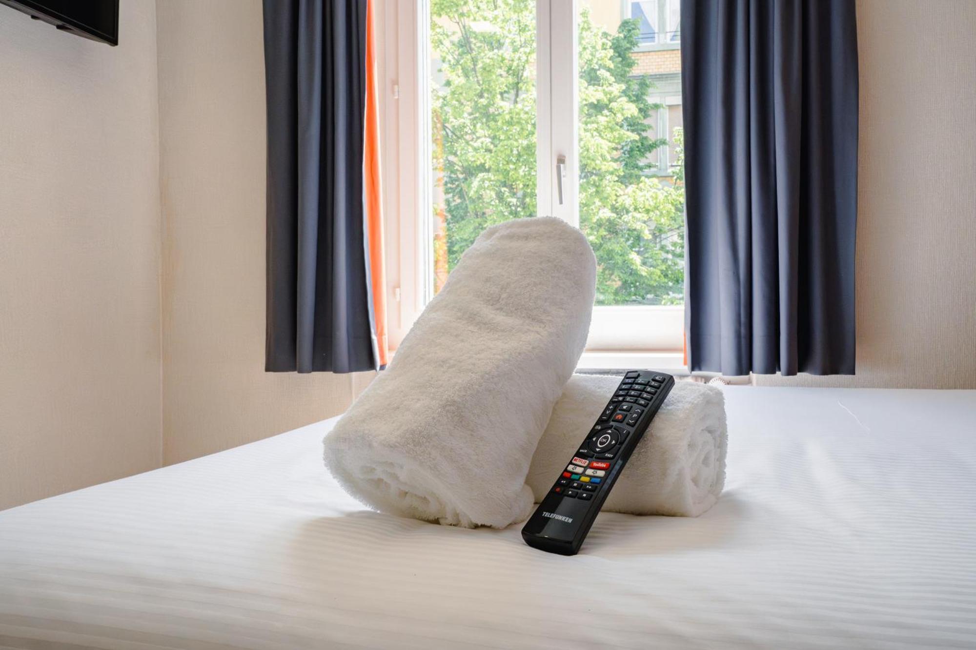 Easyhotel Main Station Hotel