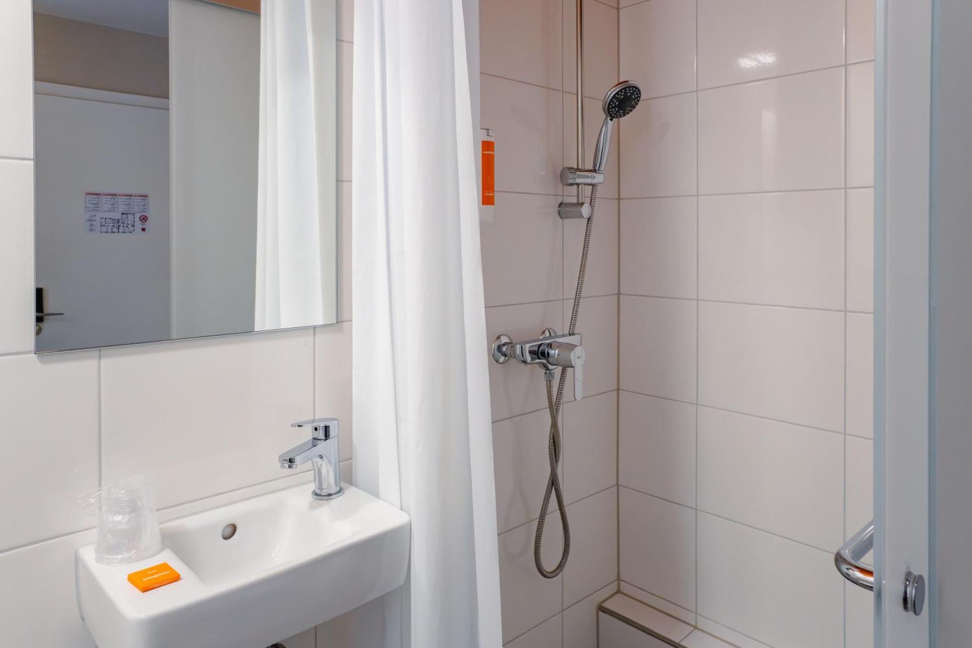 Easyhotel Main Station