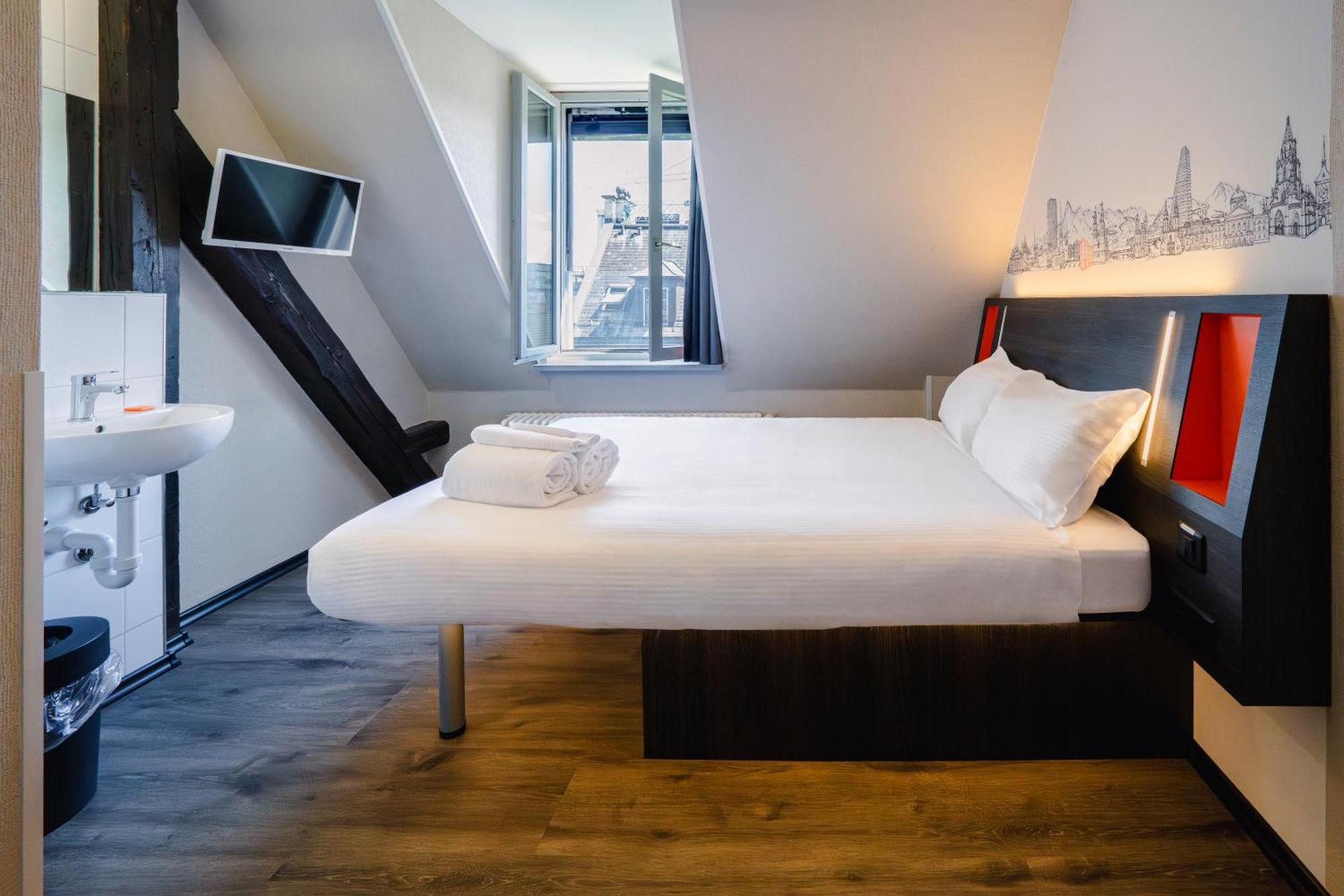 Easyhotel Main Station * Zurich