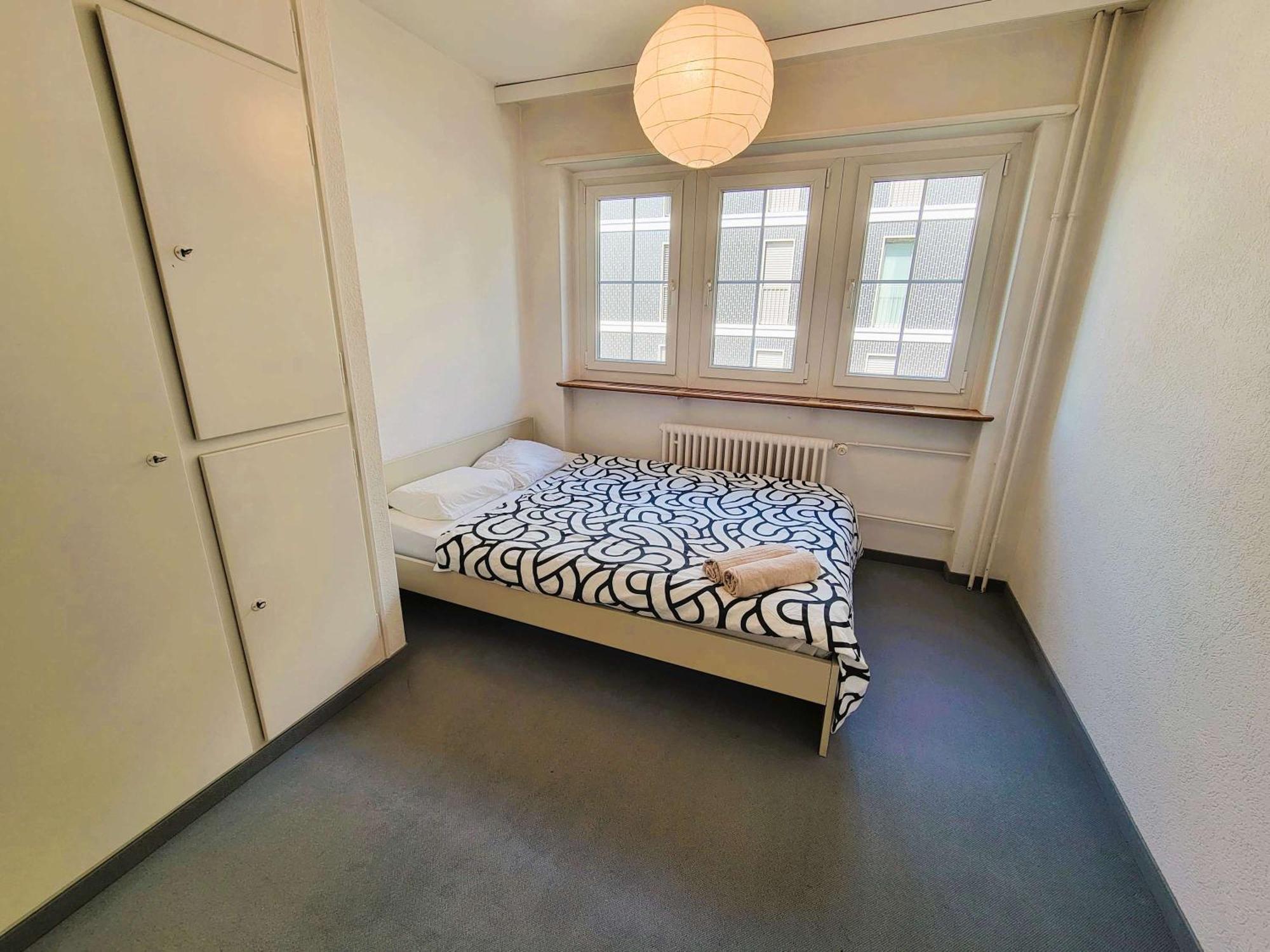 Apartment 5 Bedroom Center With Balcony Dorf - Self Checkin Zurich