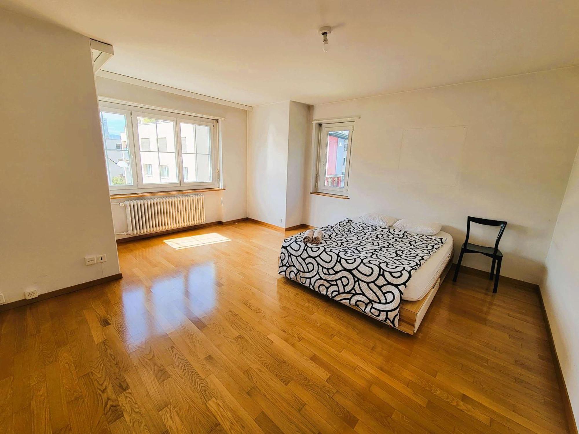 5 Bedroom Center With Balcony Dorf - Self Checkin Apartment