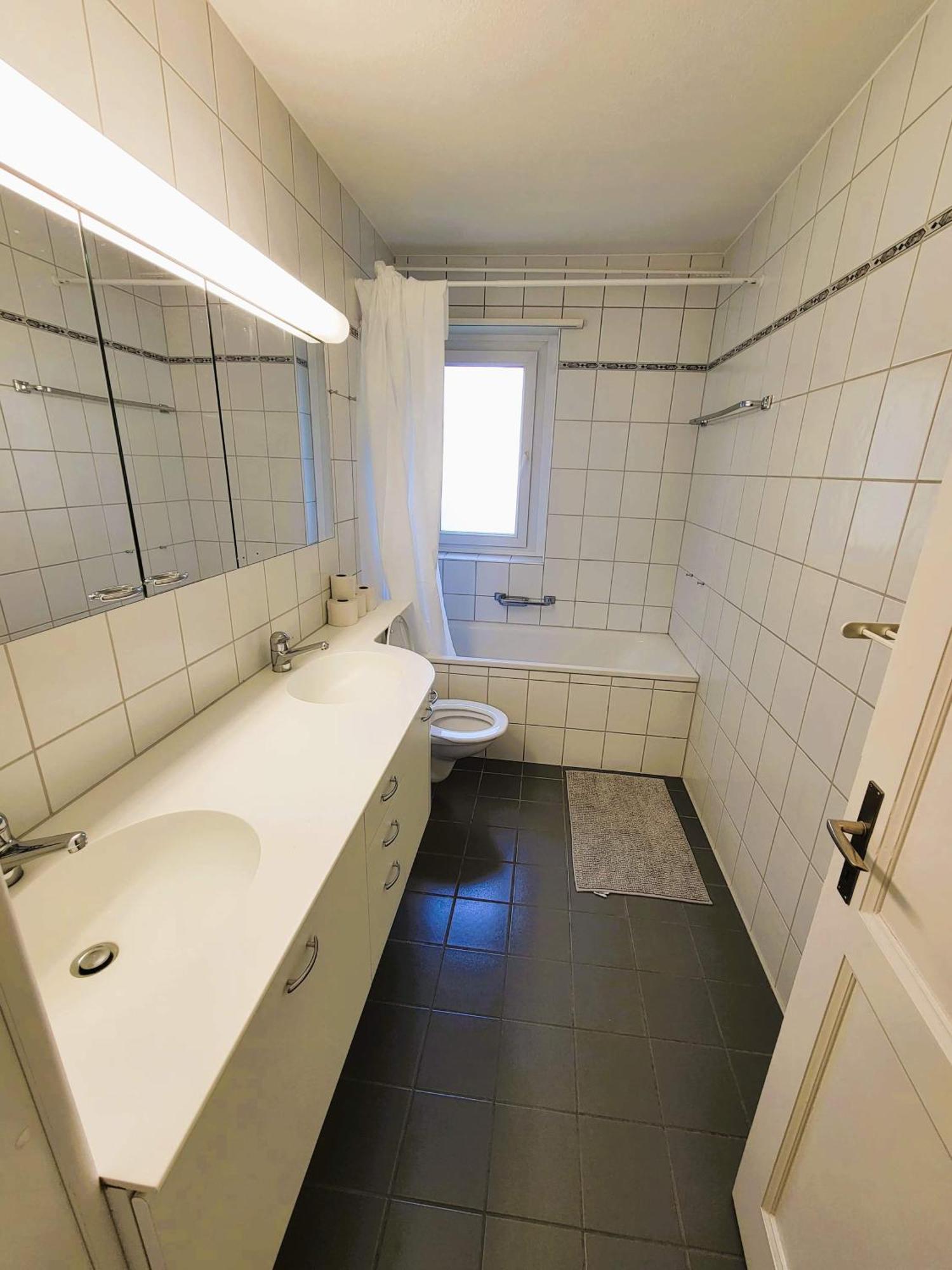 5 Bedroom Center With Balcony Dorf - Self Checkin Zurich