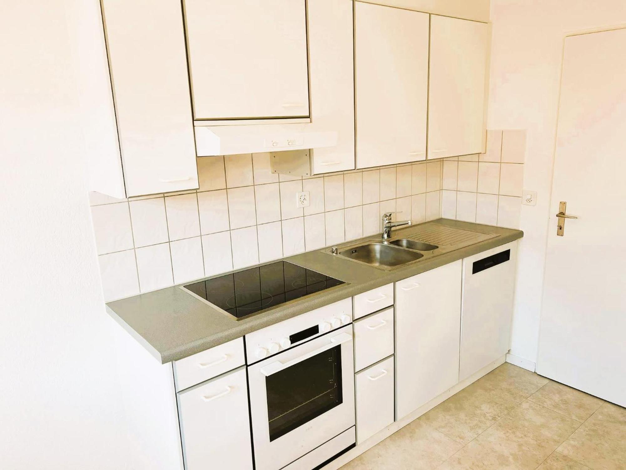 Apartment With Balcony In Zurich, Kars - Self Checkin