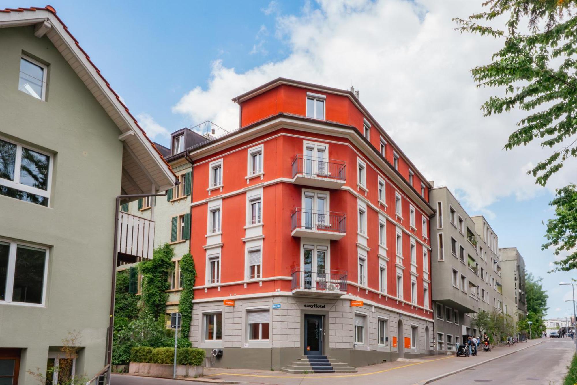 Hotel Easyhotel West 2*