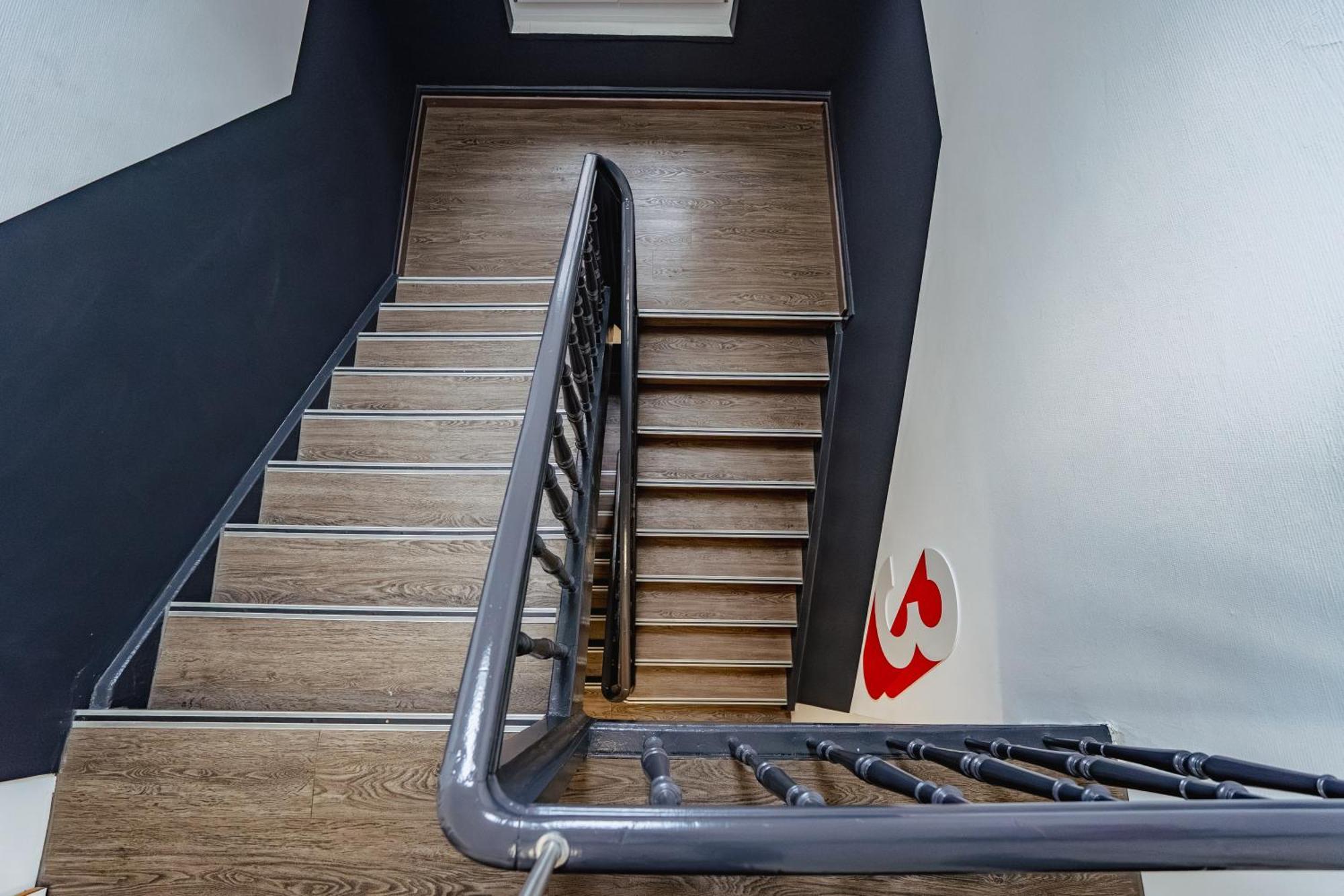 Easyhotel West