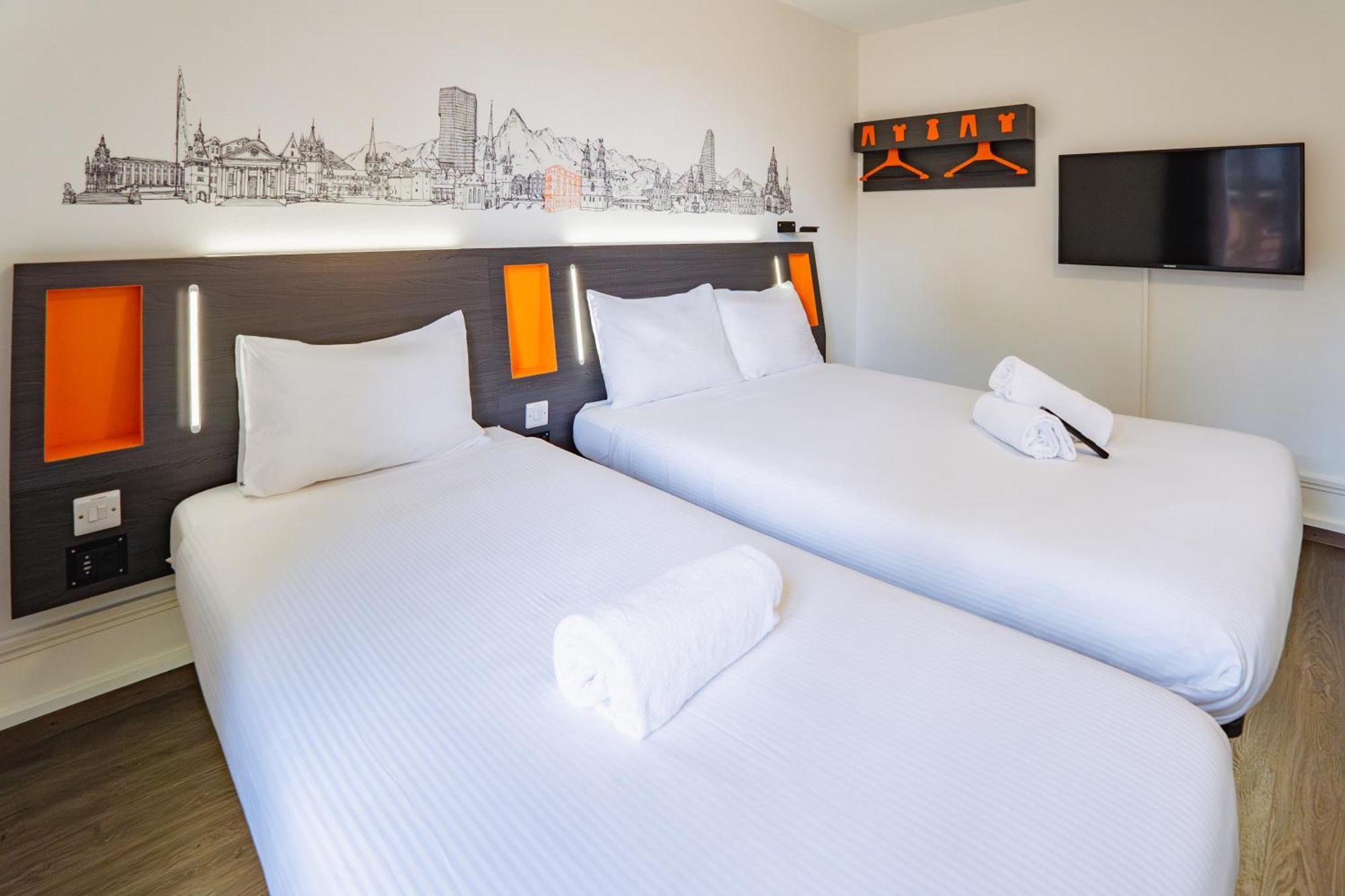 Hotel Easyhotel West