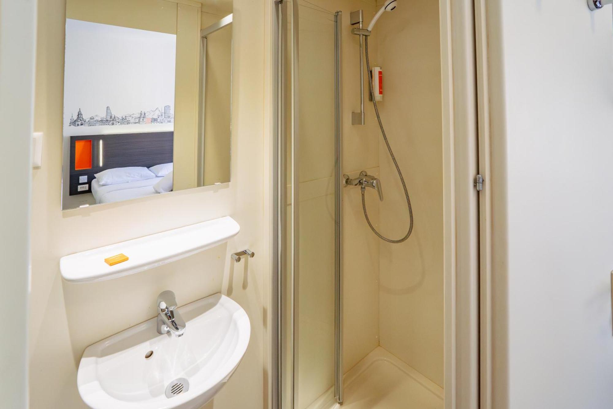 Easyhotel Limmatplatz 2*