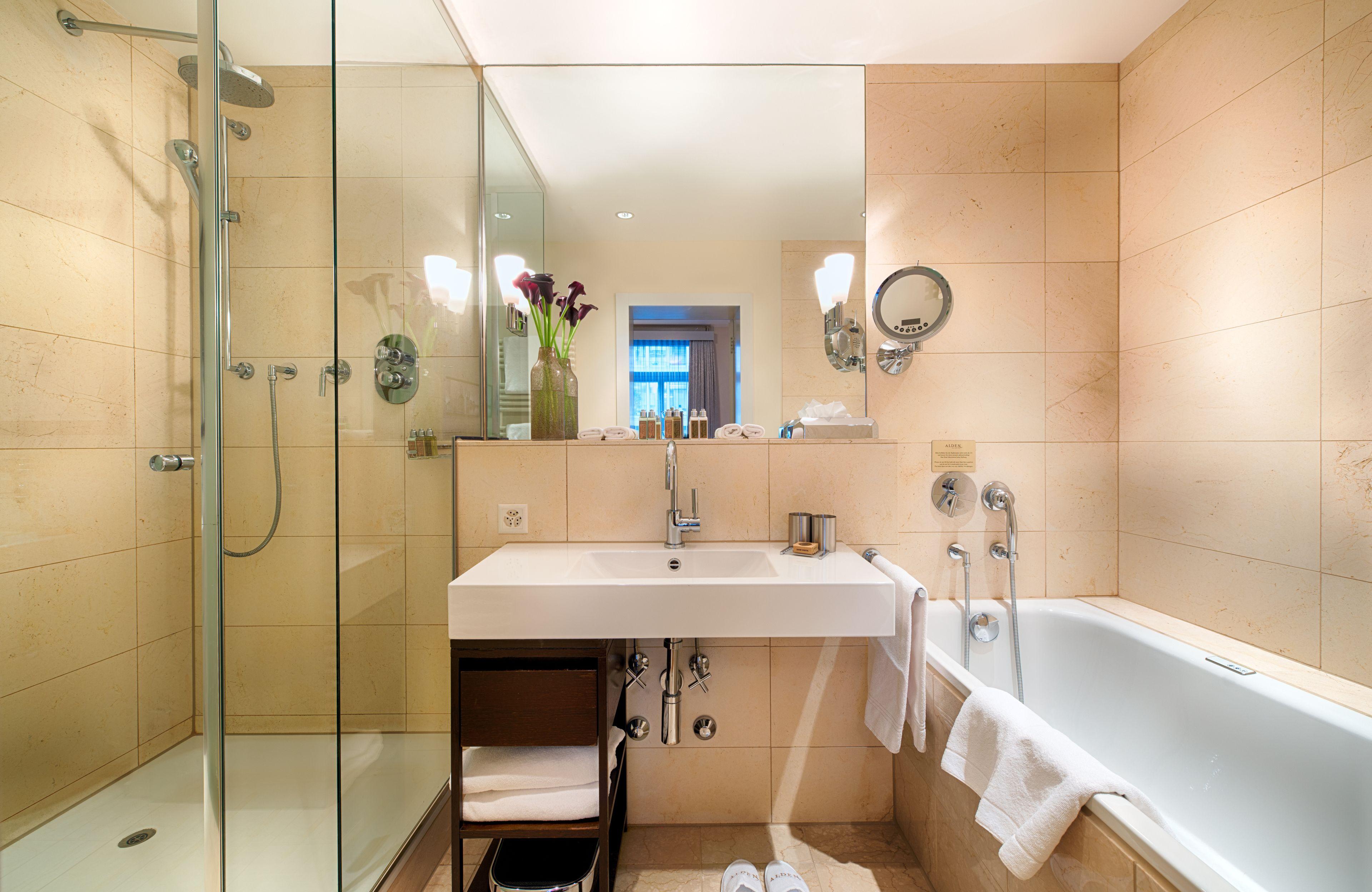 Alden Spluegenschloss - Leonardo Limited Edition 5*