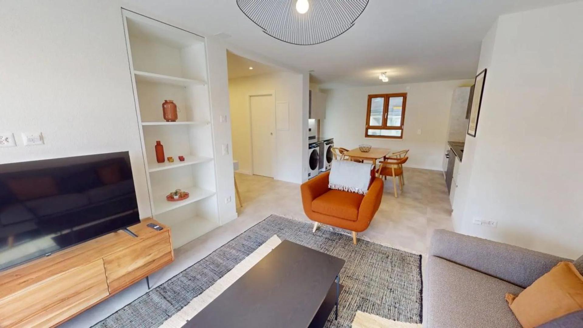 Family-friendly - In The Heart Of Oerlikon - S361 *