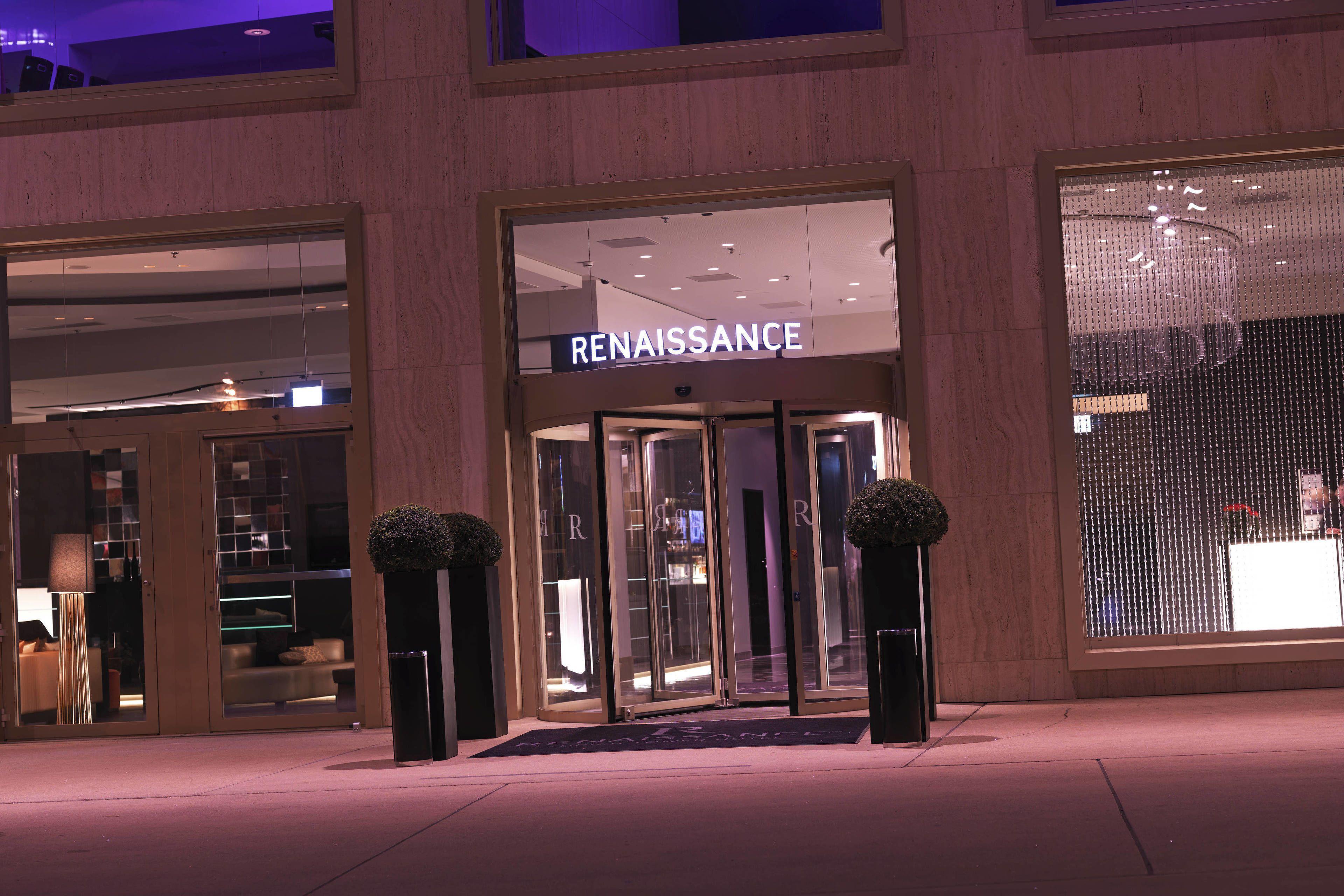 Hotel Renaissance Tower 5*