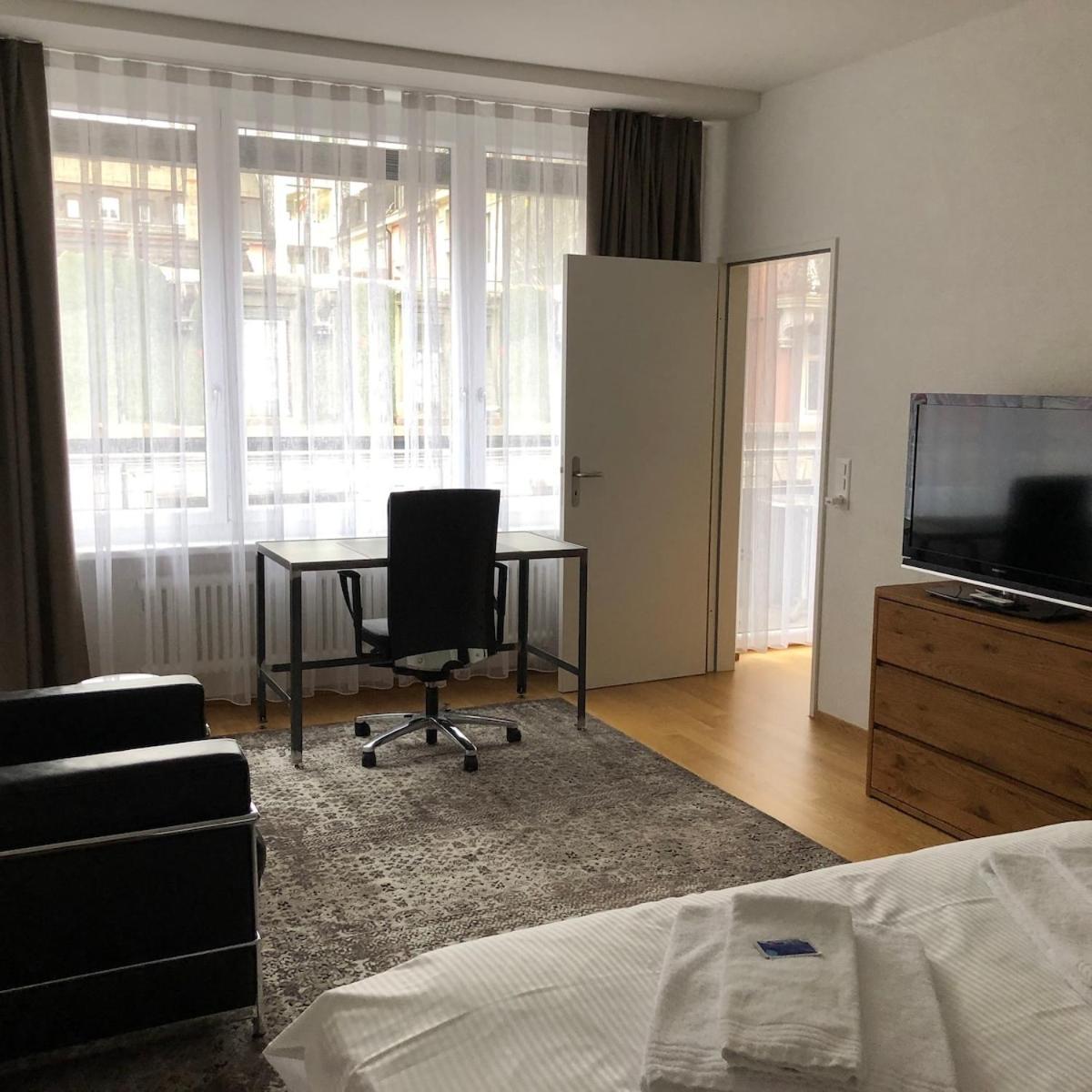 Apartment 1br In The Trendiest District Of The - West 14 Zurich