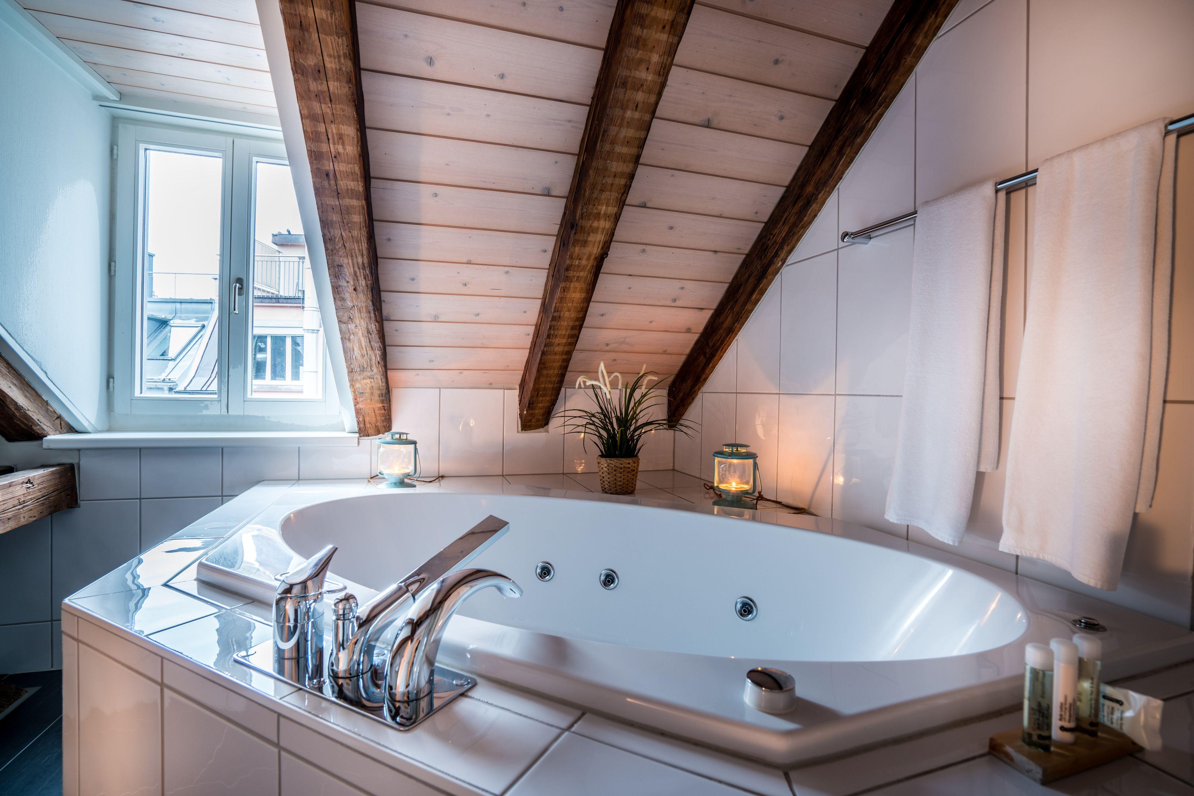 Le Bijou Lintheschergasse / Hb