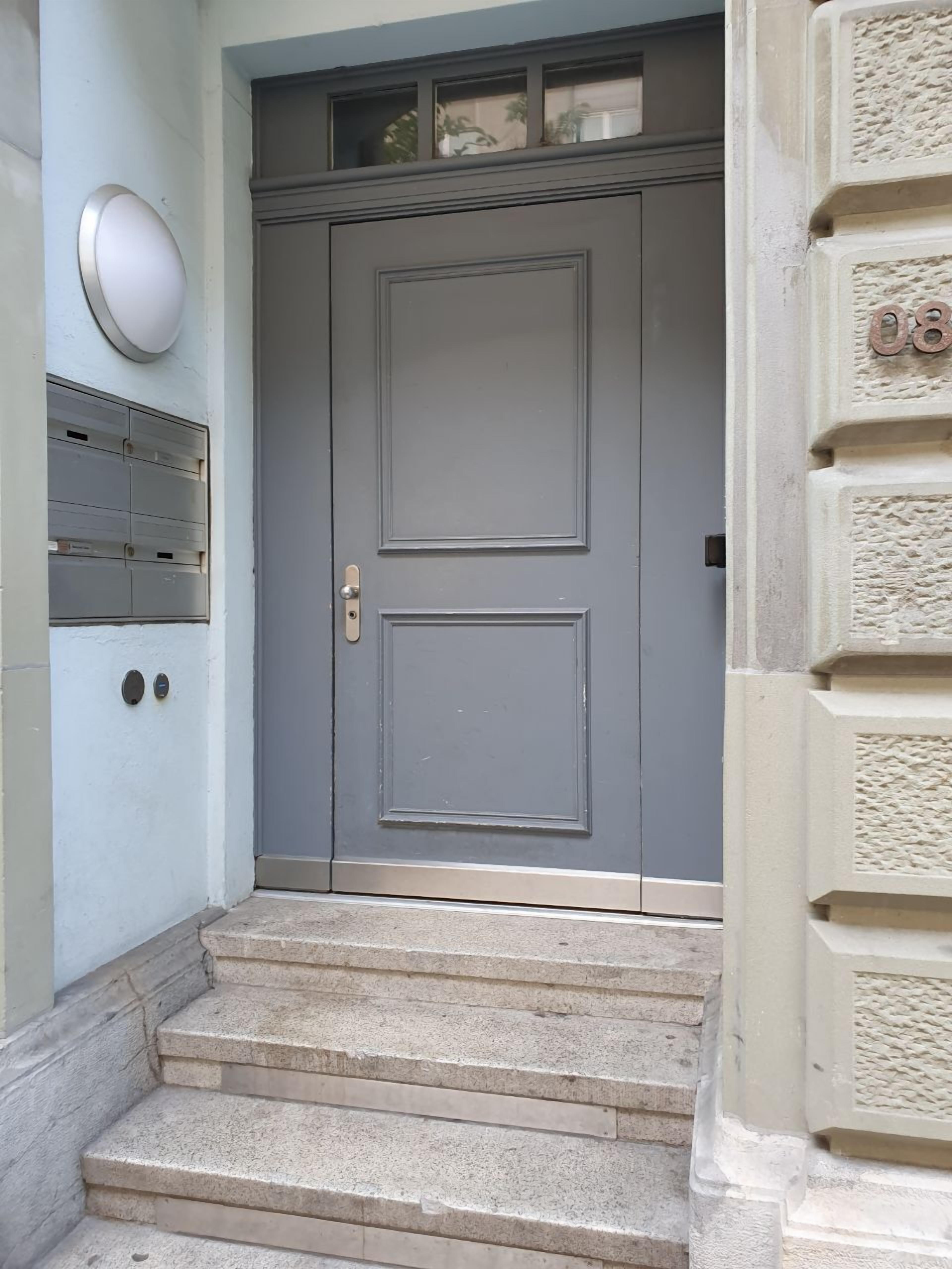 Le Bijou Lintheschergasse / Hb