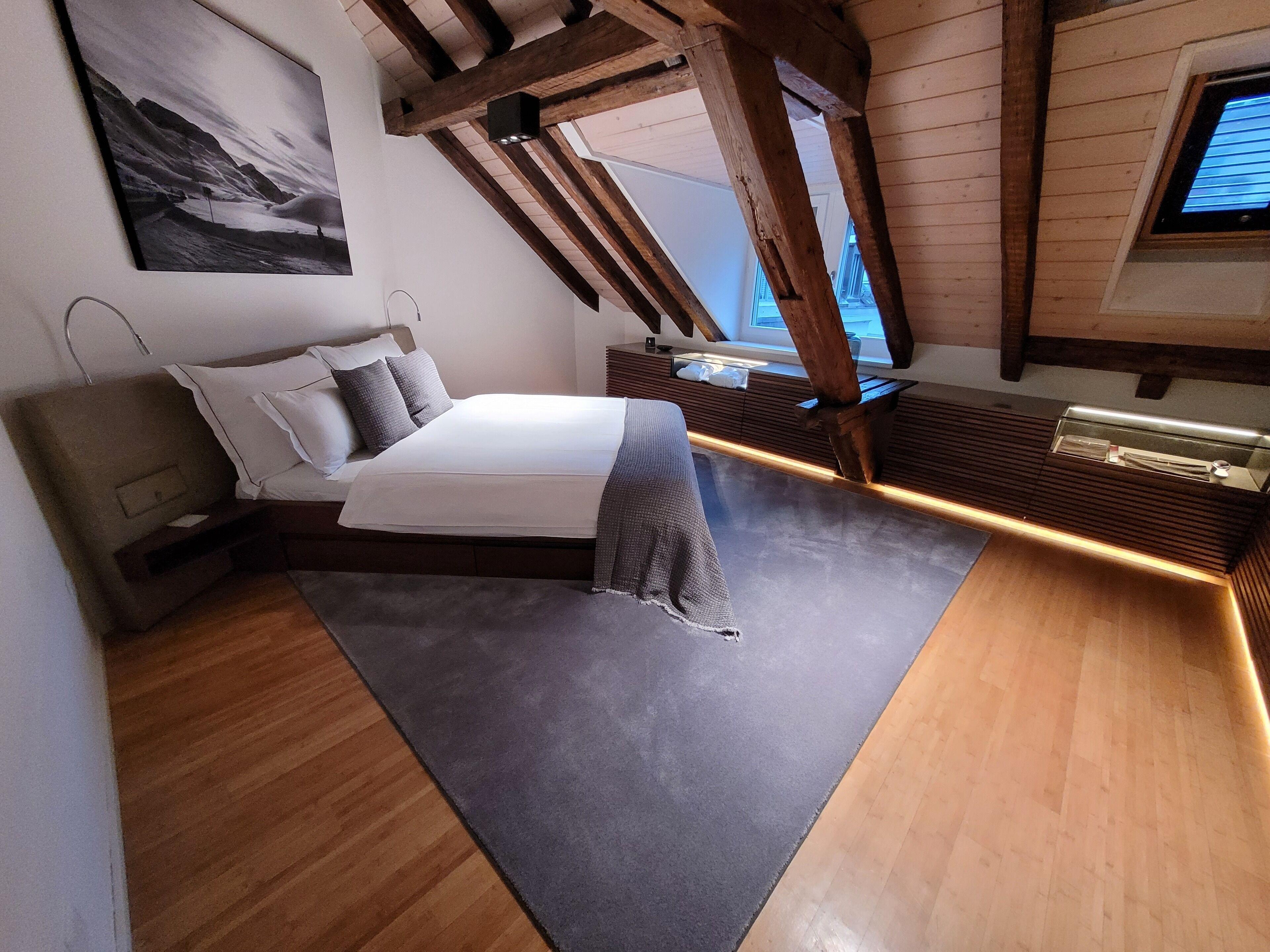 Le Bijou Lintheschergasse / Hb * Zurich