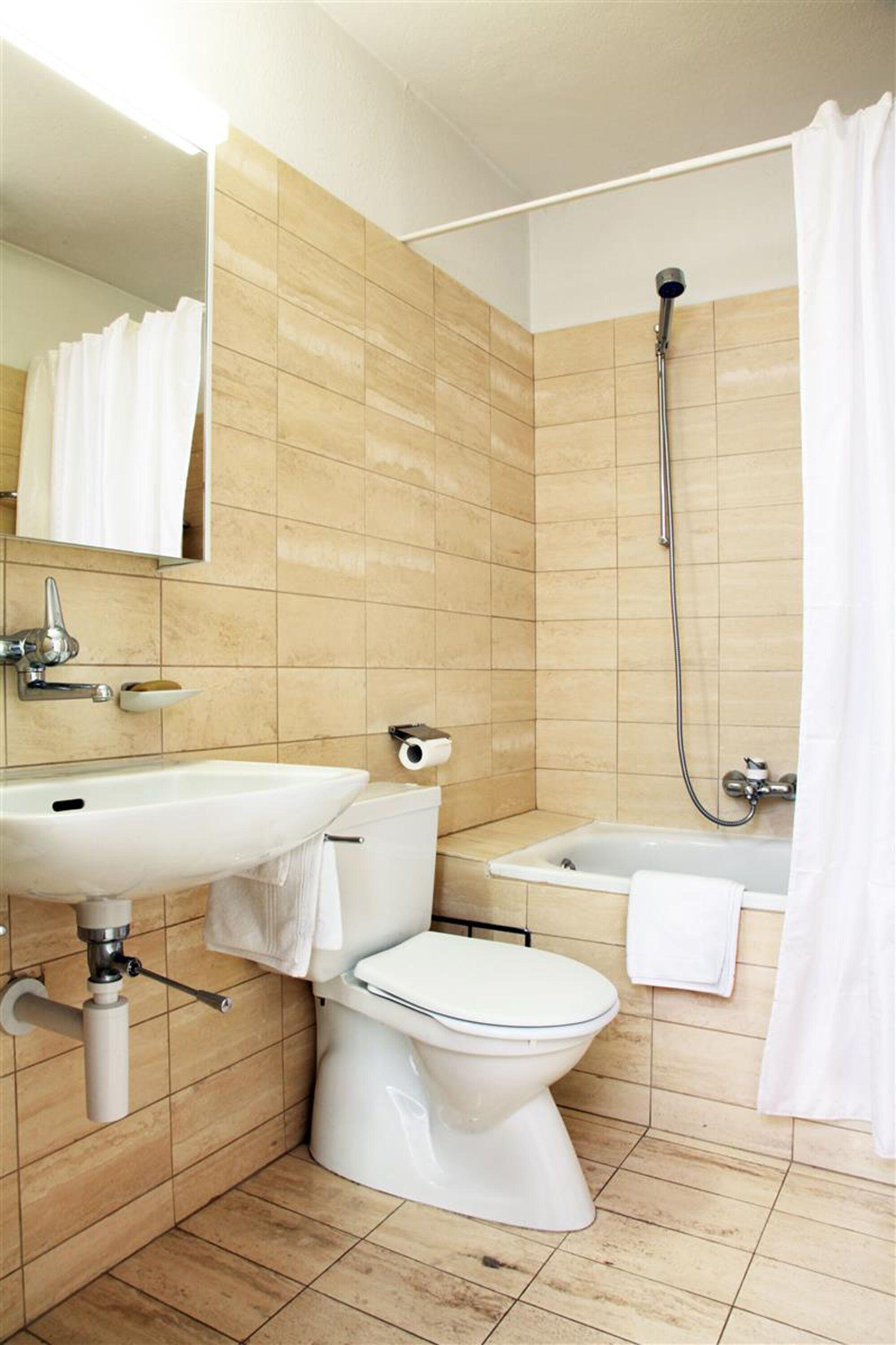 - Forchstrasse Apartment Zurich