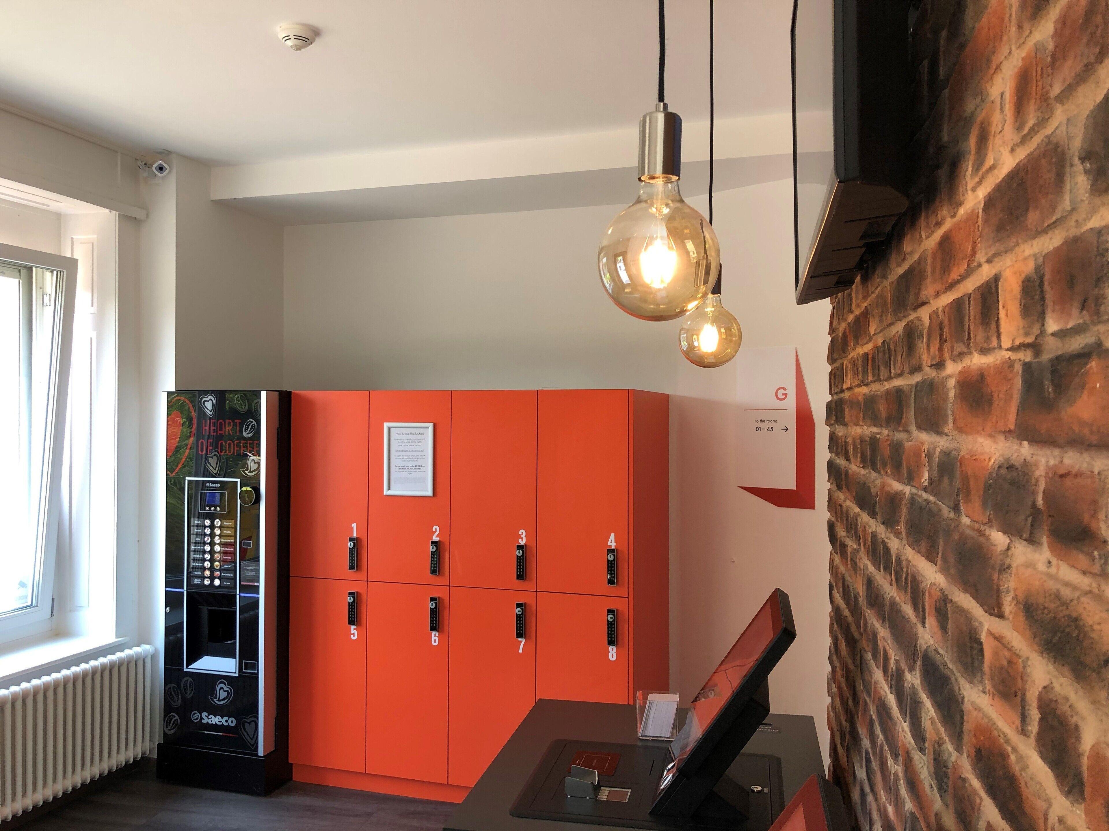 Easyhotel Main Station Hotel *