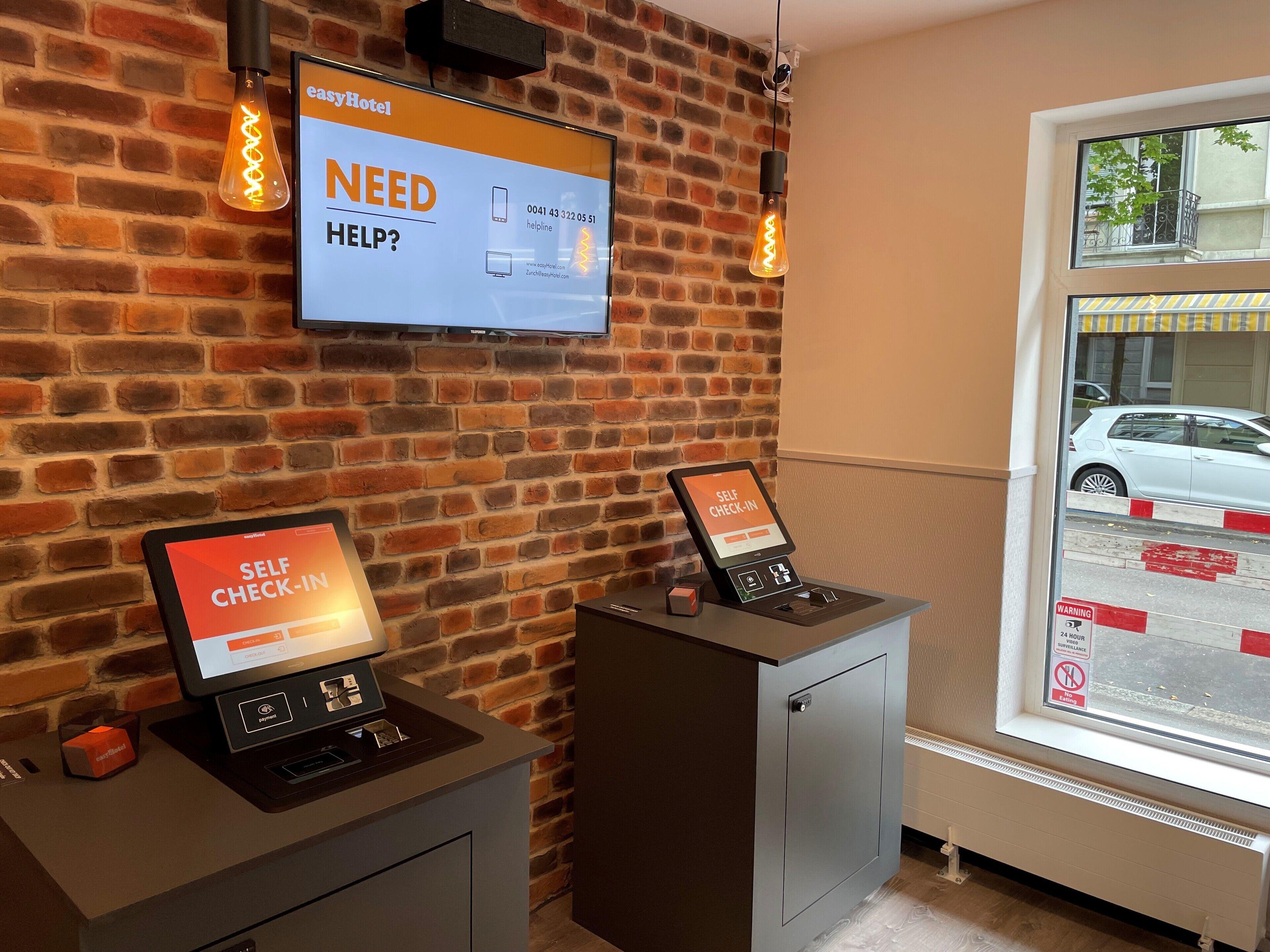 Easyhotel Main Station Hotel