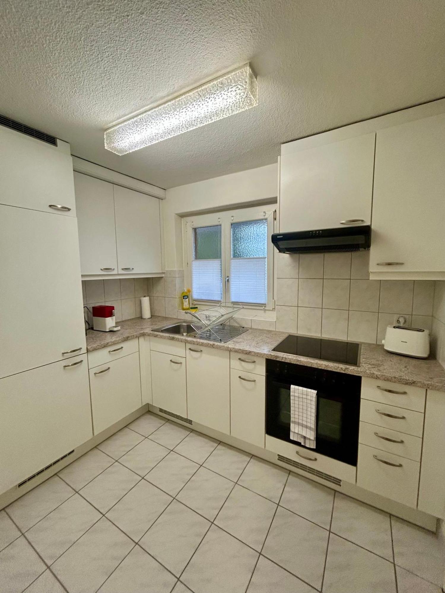 Cozy With Balcony In Apartment