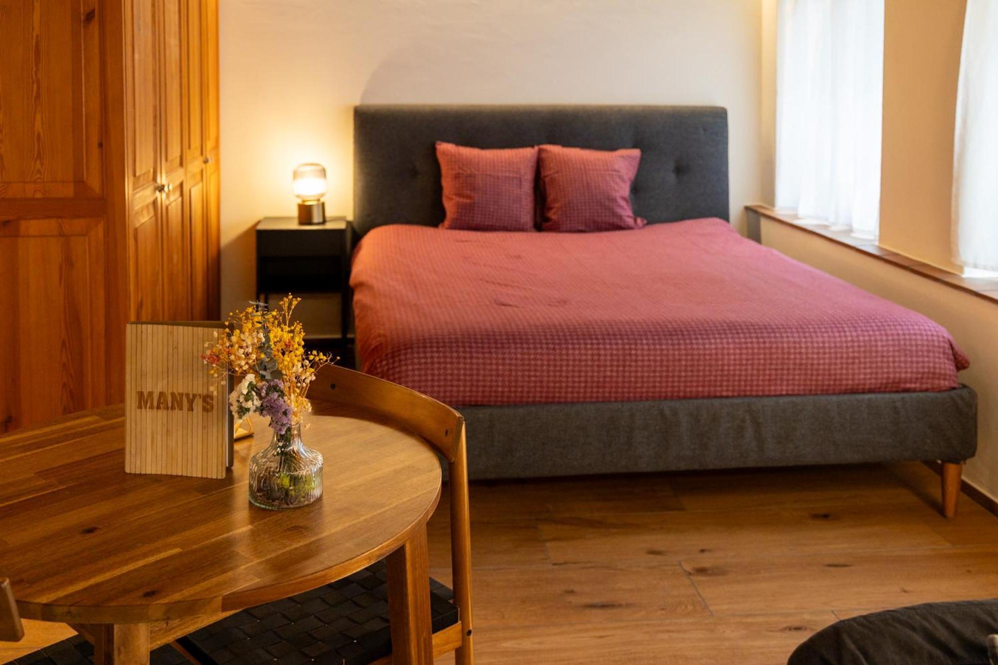 Many's Historical Aparthotel