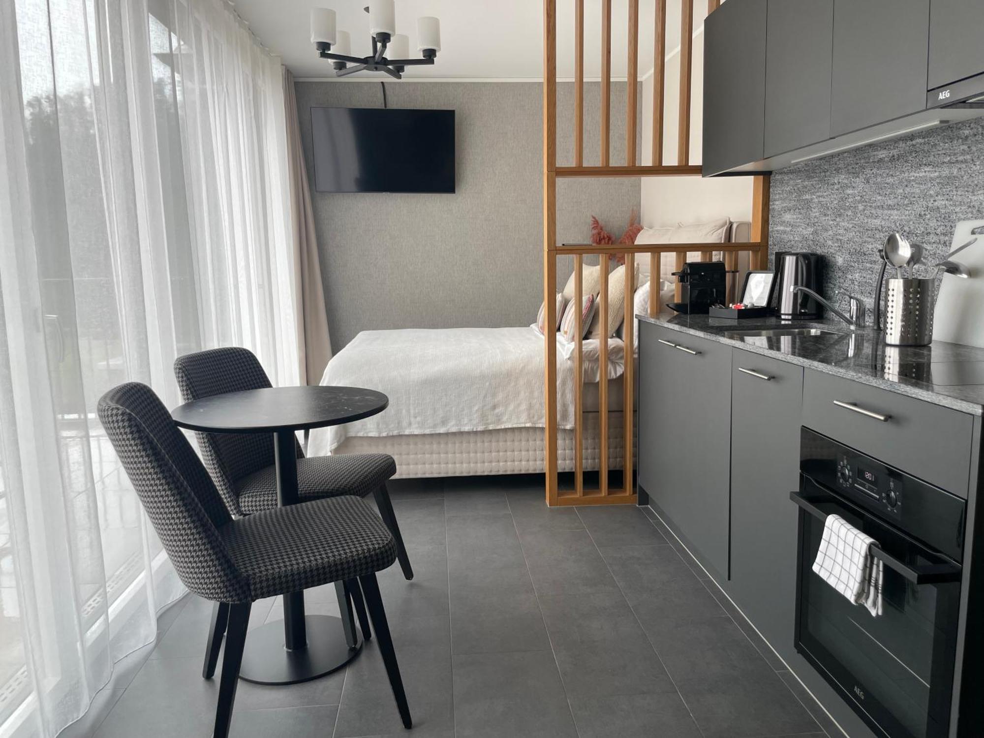 Aparthotel Lamira Serviced 4*