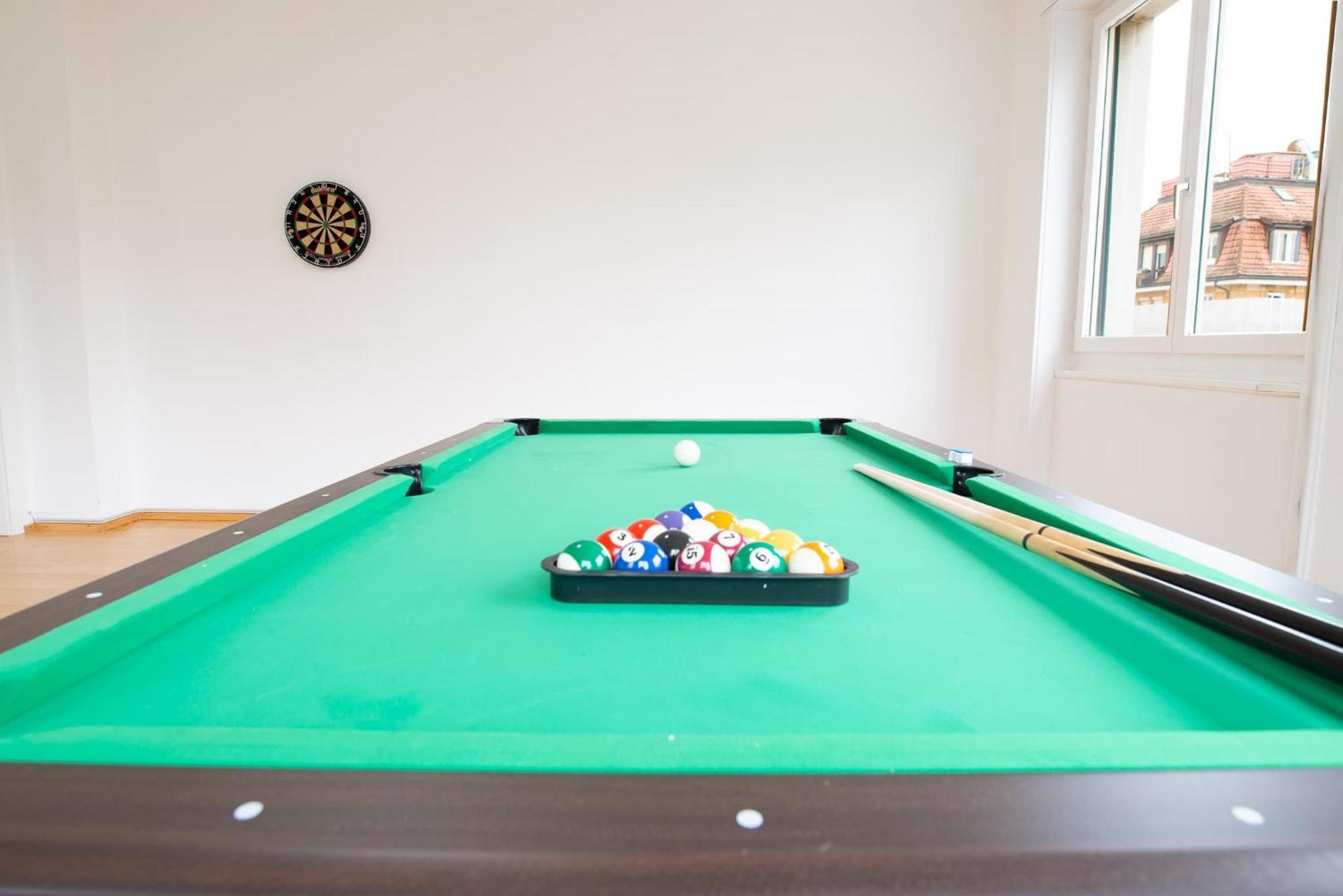Spacious Flat With Game & Pool Table
