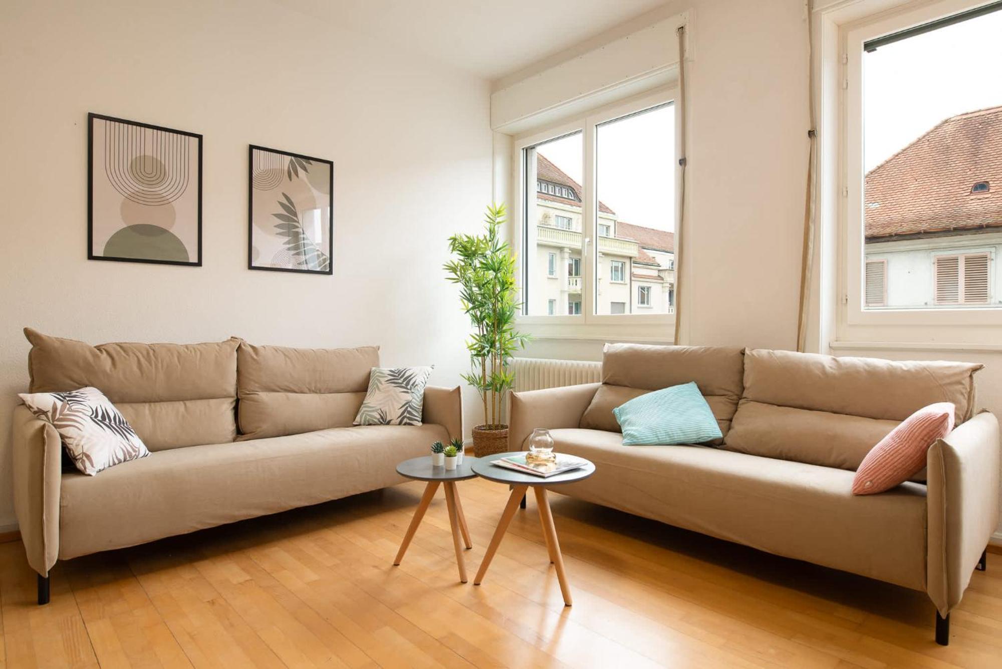 Spacious Flat With Game & Pool Table *