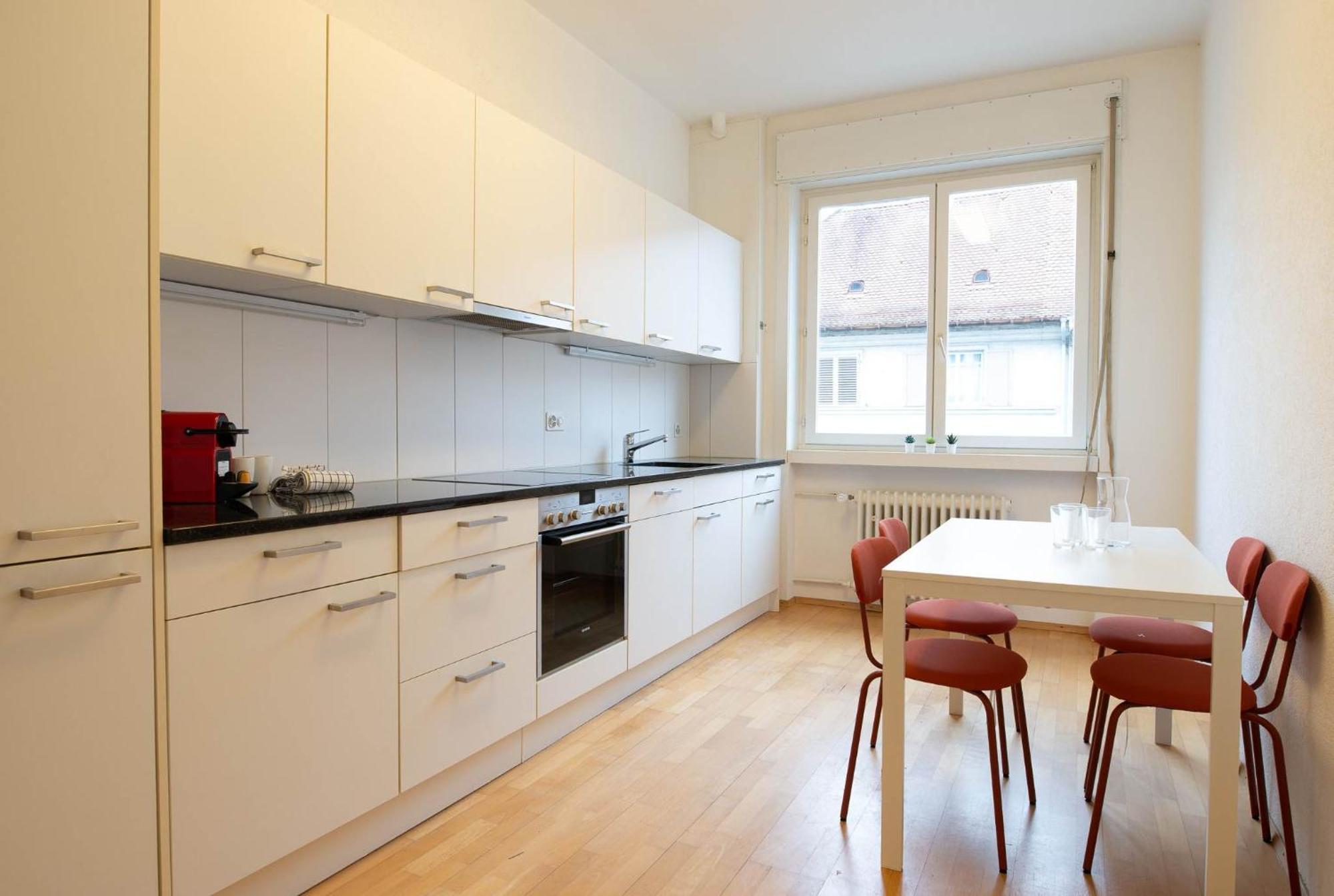 Spacious Flat With Game & Pool Table Zurich