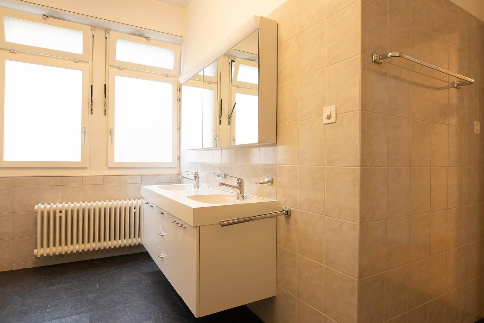 Spacious Flat With Game & Pool Table Apartment Zurich