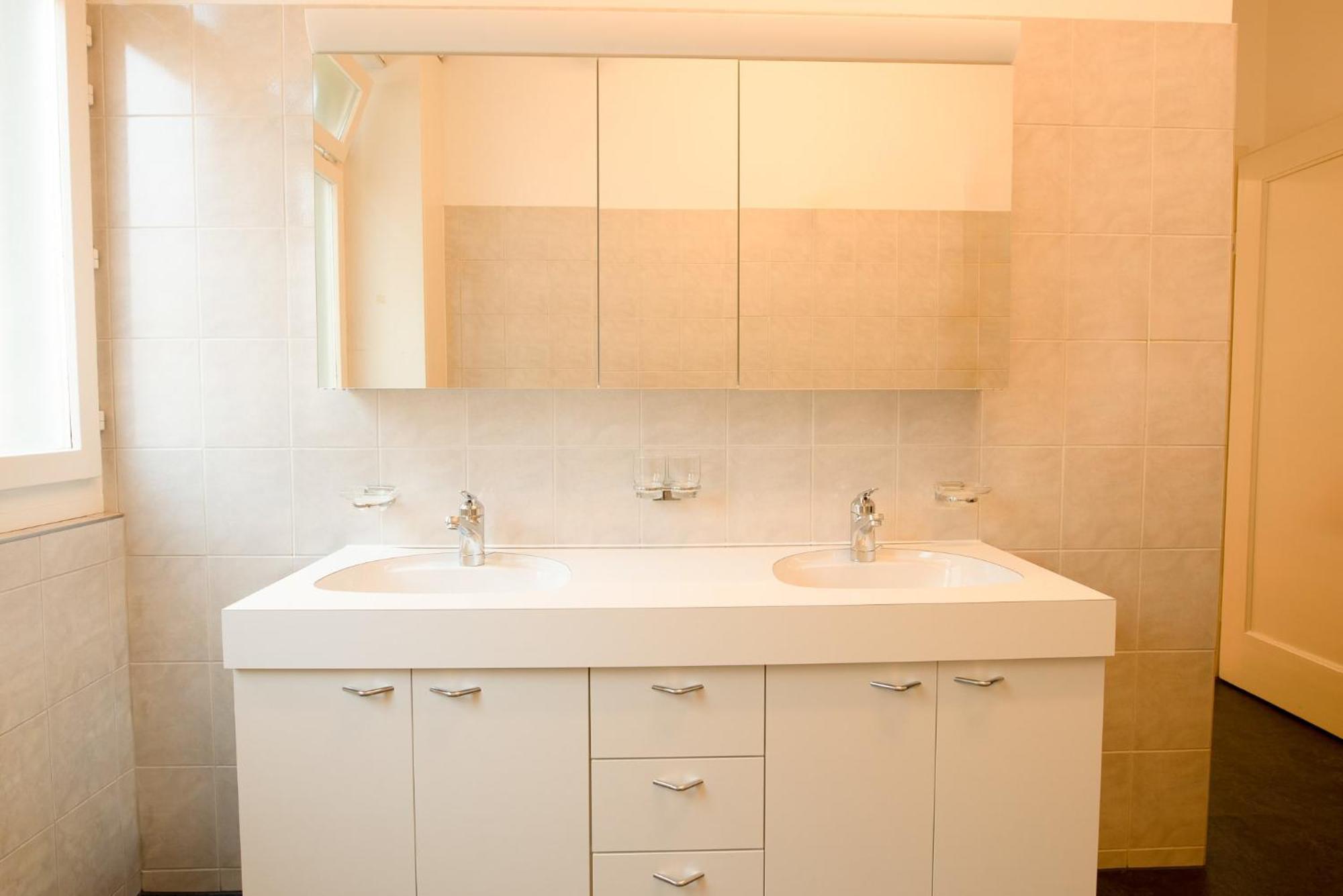 Apartment Spacious Flat With Game & Pool Table *